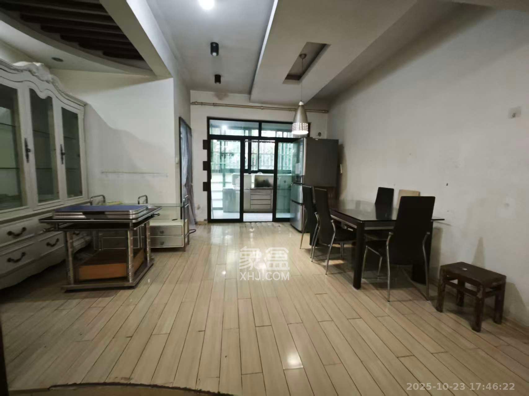 通泰梅岭苑  4室2厅2卫    3700.0元/月 通泰梅岭苑  4室2厅2卫    3700.0元/月