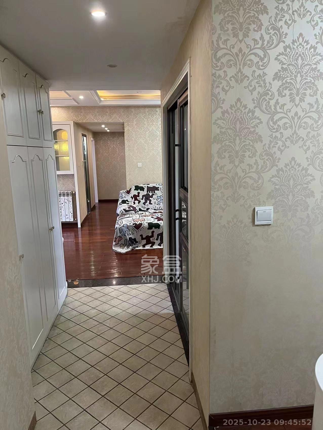 都市兰亭  3室2厅1卫    2300.0元/月室内图