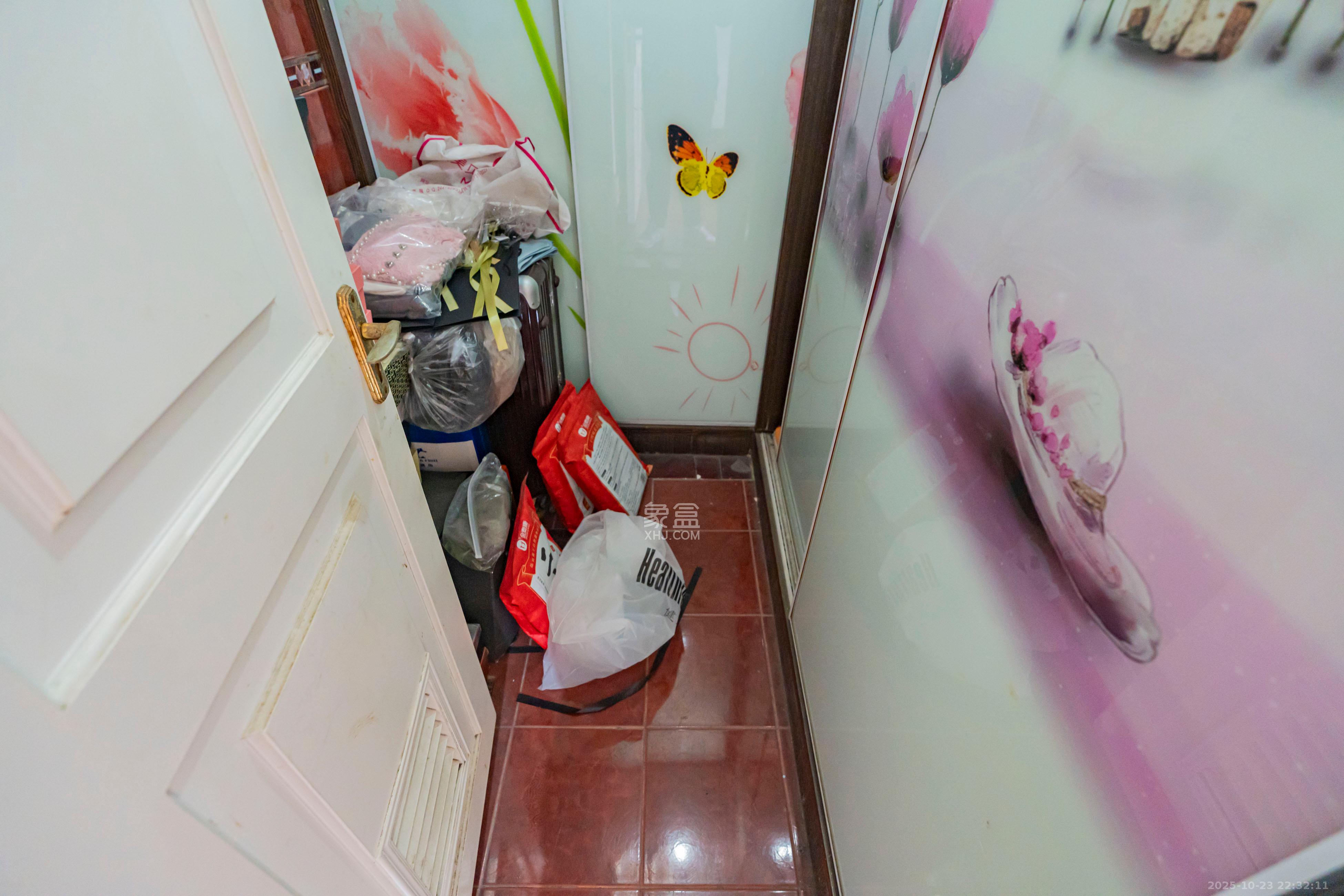 金帆小区  3室2厅1卫    65.0万 金帆小区  3室2厅1卫    65.0万卫生间