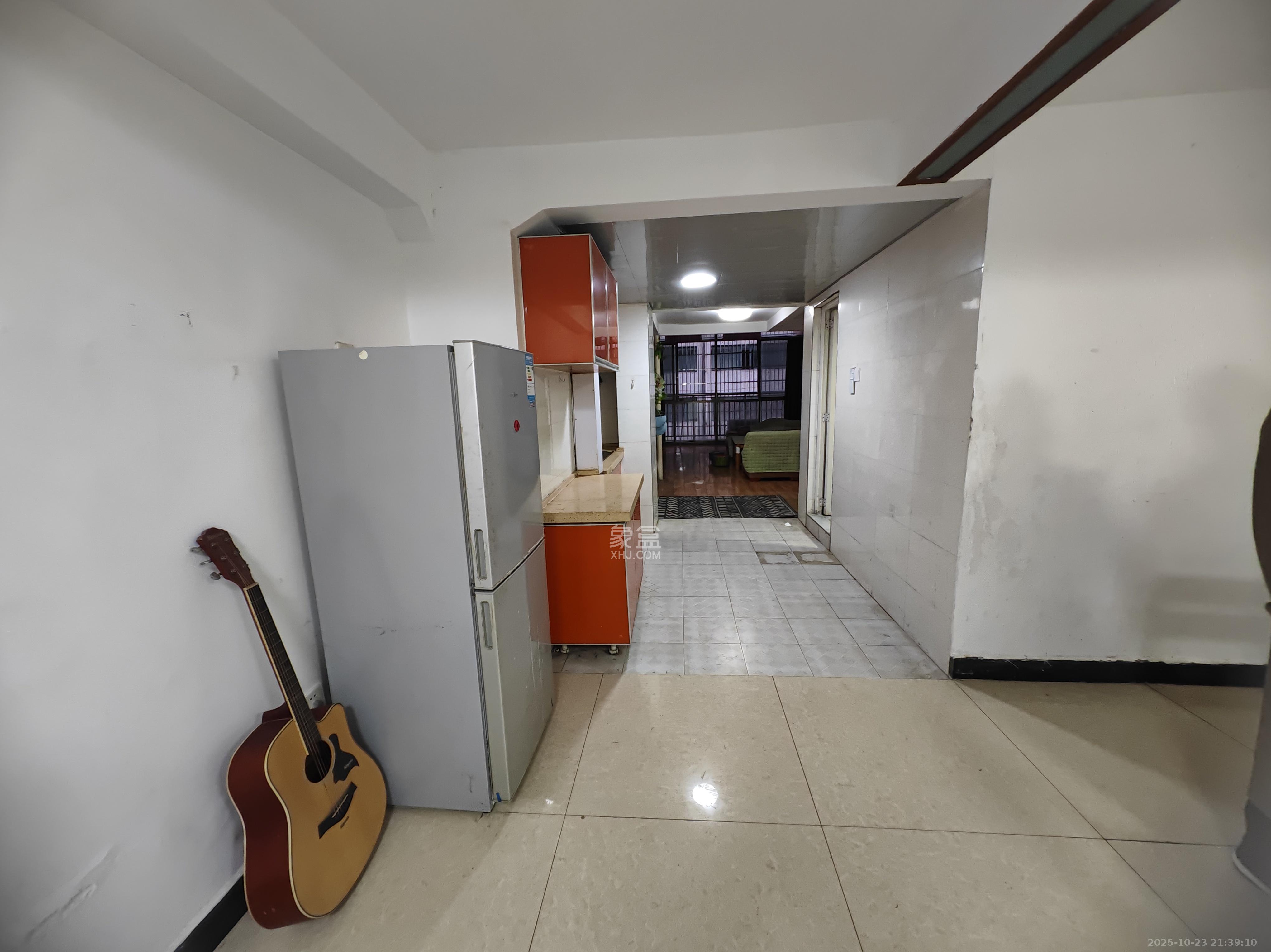 QQ生活馆  2室1厅1卫    2200.0元/月室内图