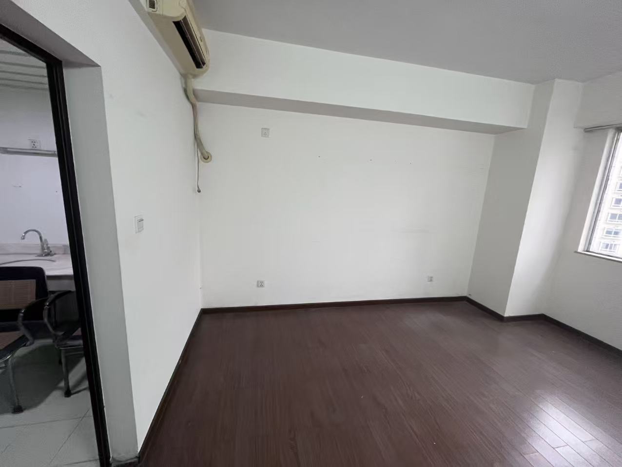 世贸中心  1室0厅0卫    3500.0元/月