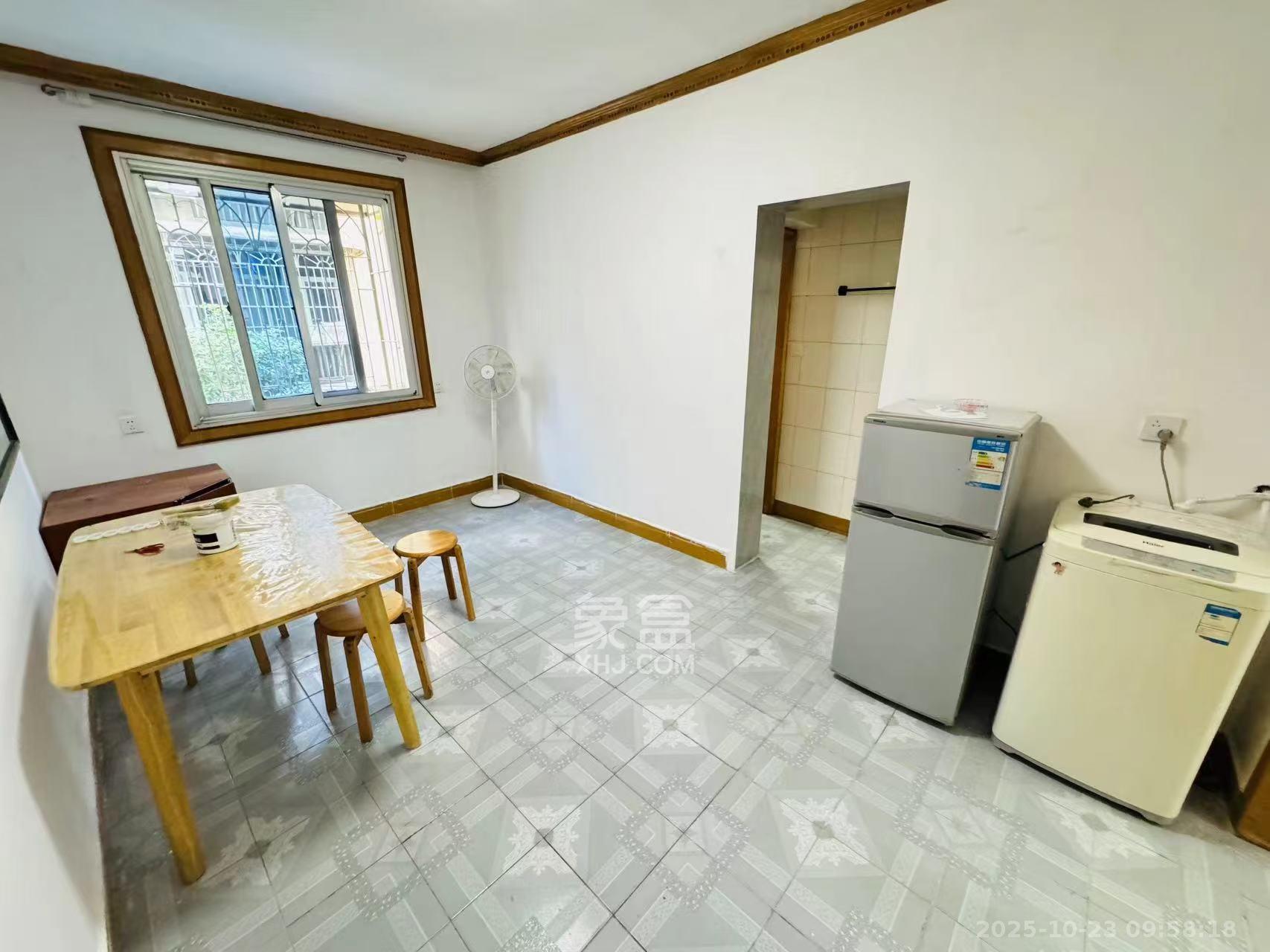 小学教师宿舍(四端里1号院) 2室1厅1卫 1700.0元/月 小学教师宿舍(四端里1号院) 2室1厅1卫 1700.0元/月室内图