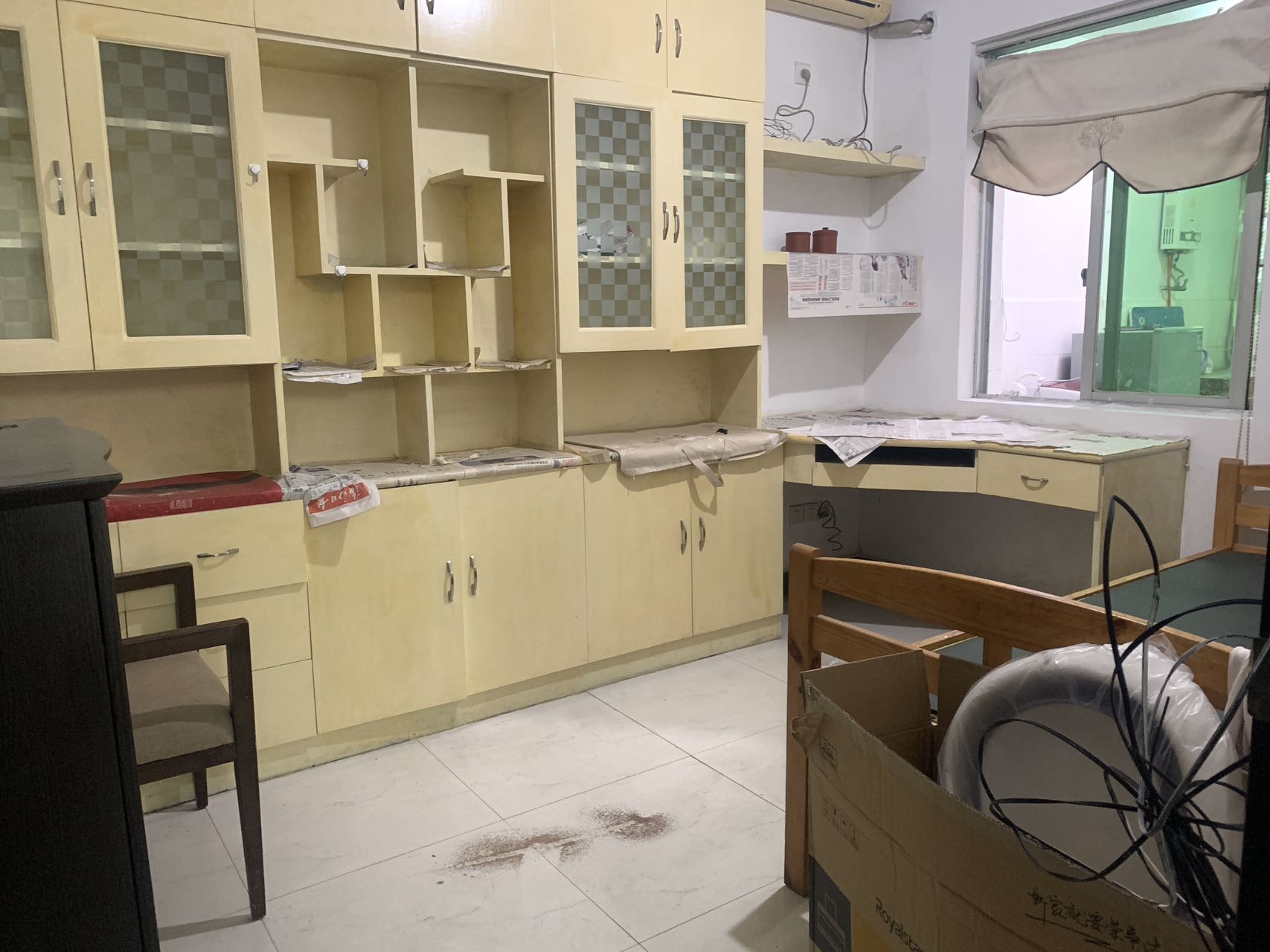 民贸花园 3室2厅2卫 115.0万 民贸花园 3室2厅2卫 115.0万客厅