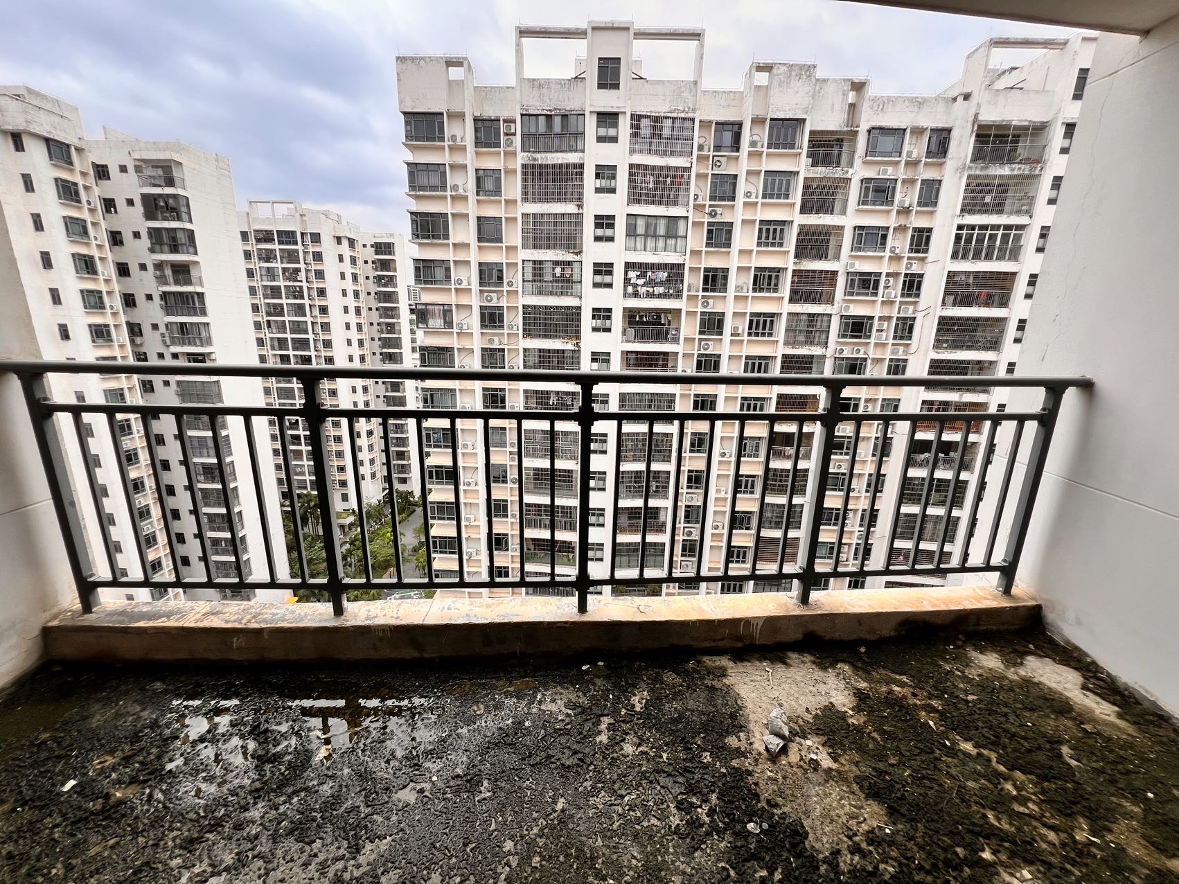 椰海雅苑  4室2厅2卫    160.0万 椰海雅苑  4室2厅2卫    160.0万客厅