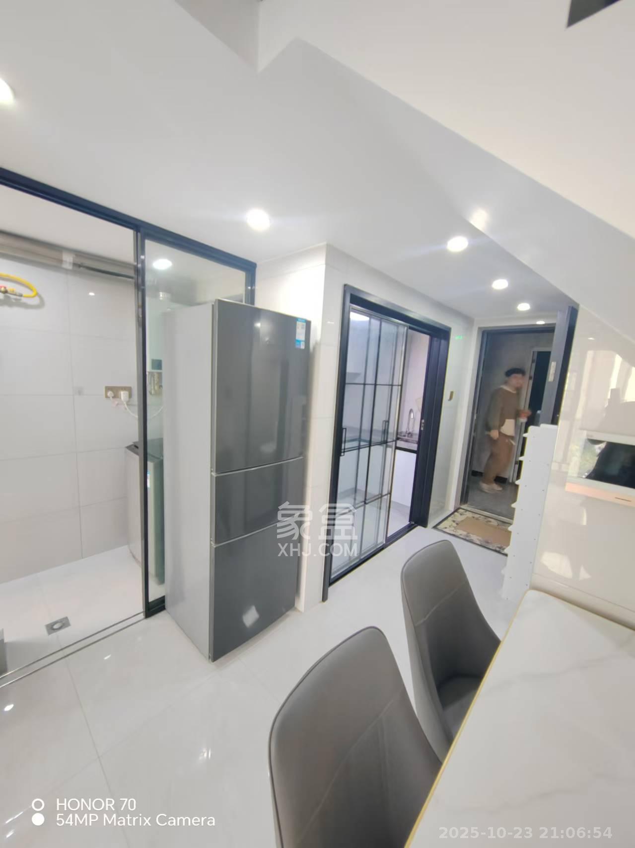 中国铁建湘语梅溪  2室1厅1卫    2000.0元/月室内图