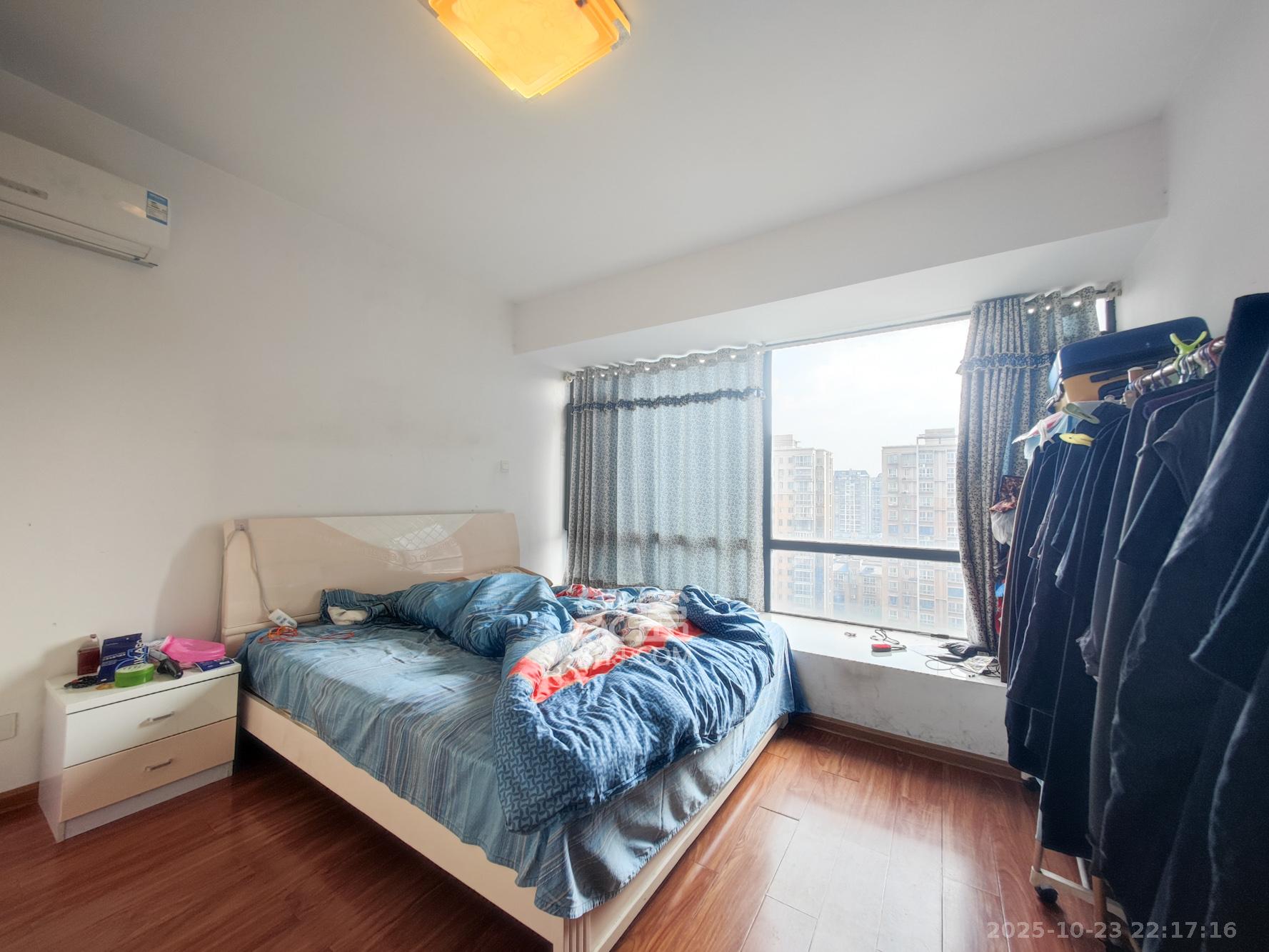 潇湘名城(新里程潇湘名城)  1室2厅2卫    96.0万卧室