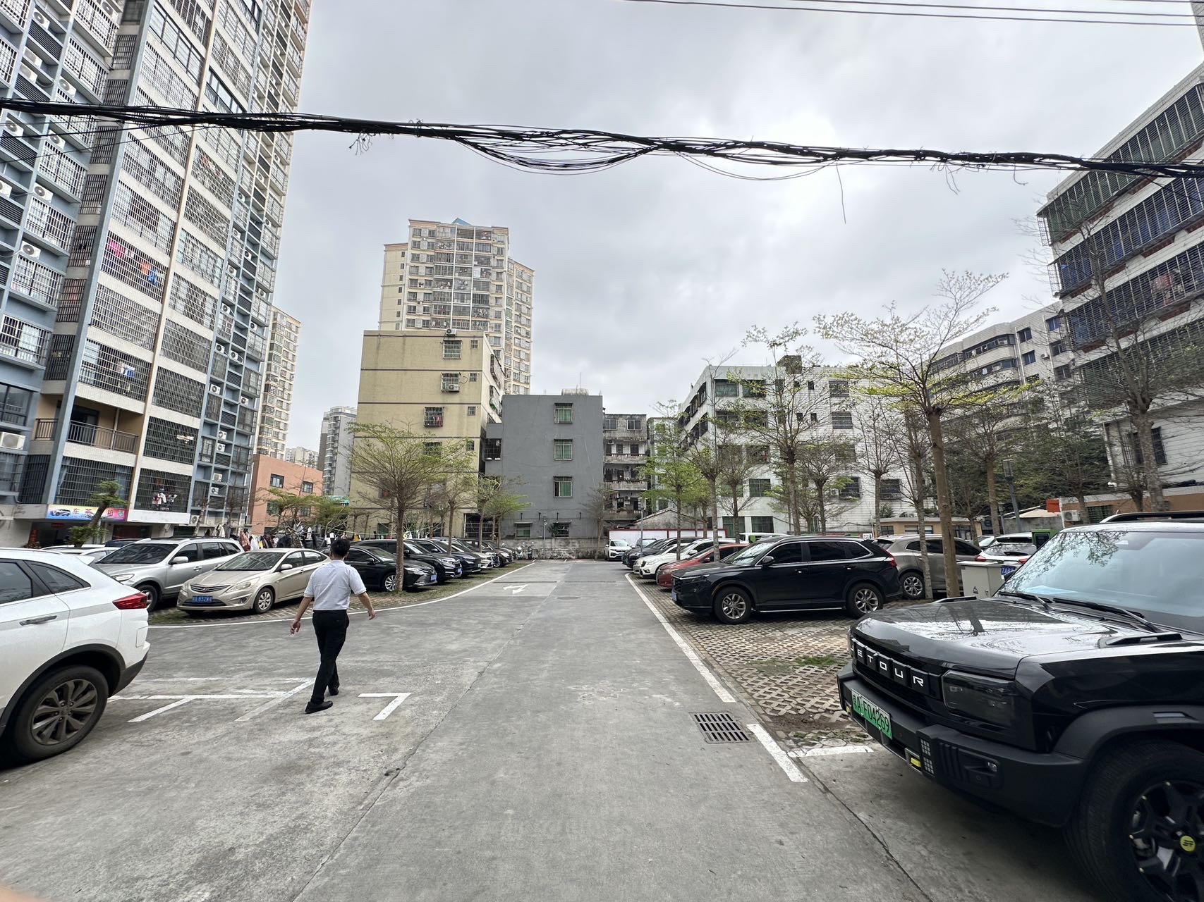 琼建加工厂宿舍（高登西街）  3室2厅2卫    100.0万客厅