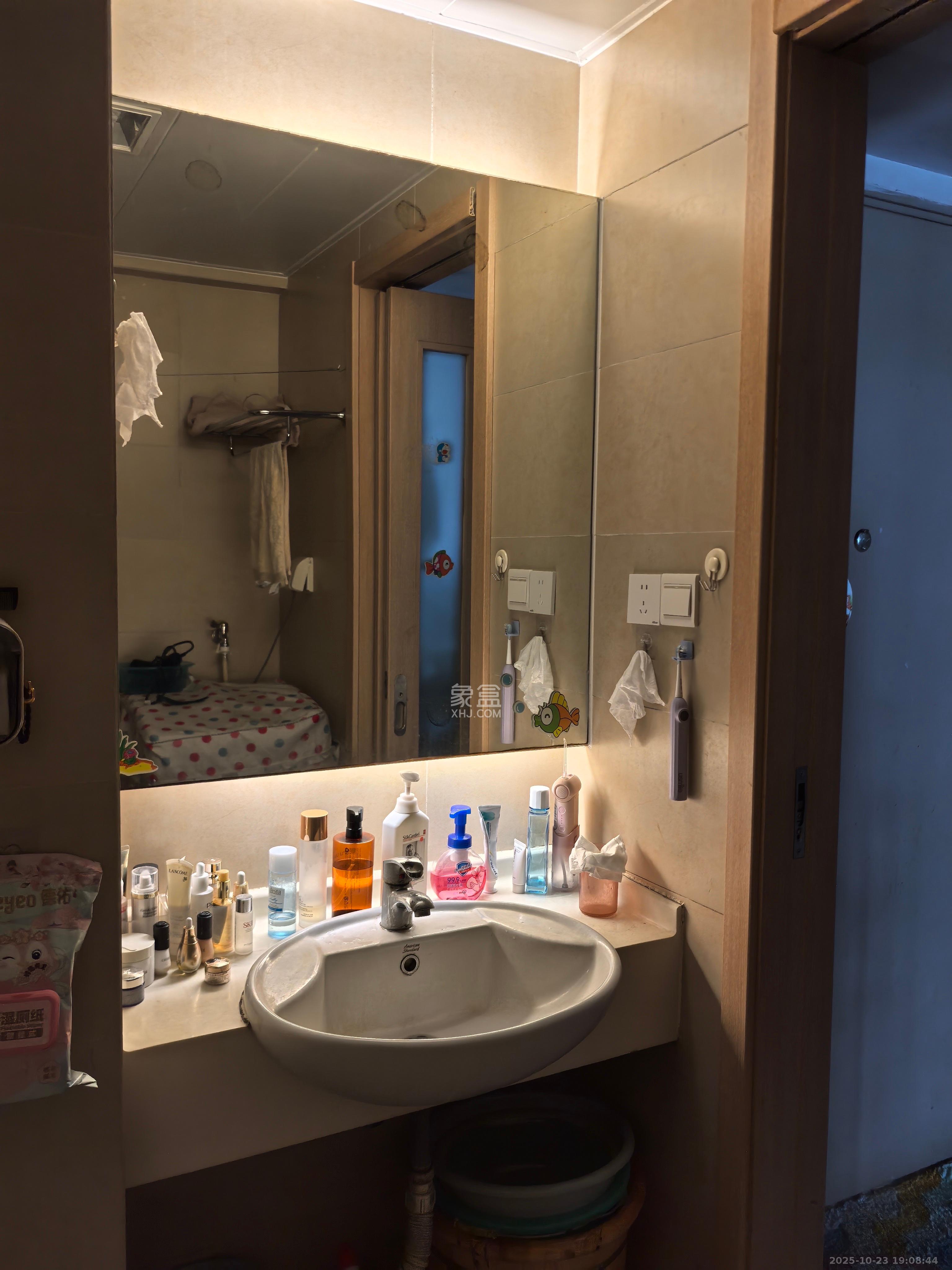 万科金色家园  1室1厅1卫    1500.0元/月 万科金色家园  1室1厅1卫    1500.0元/月室内图