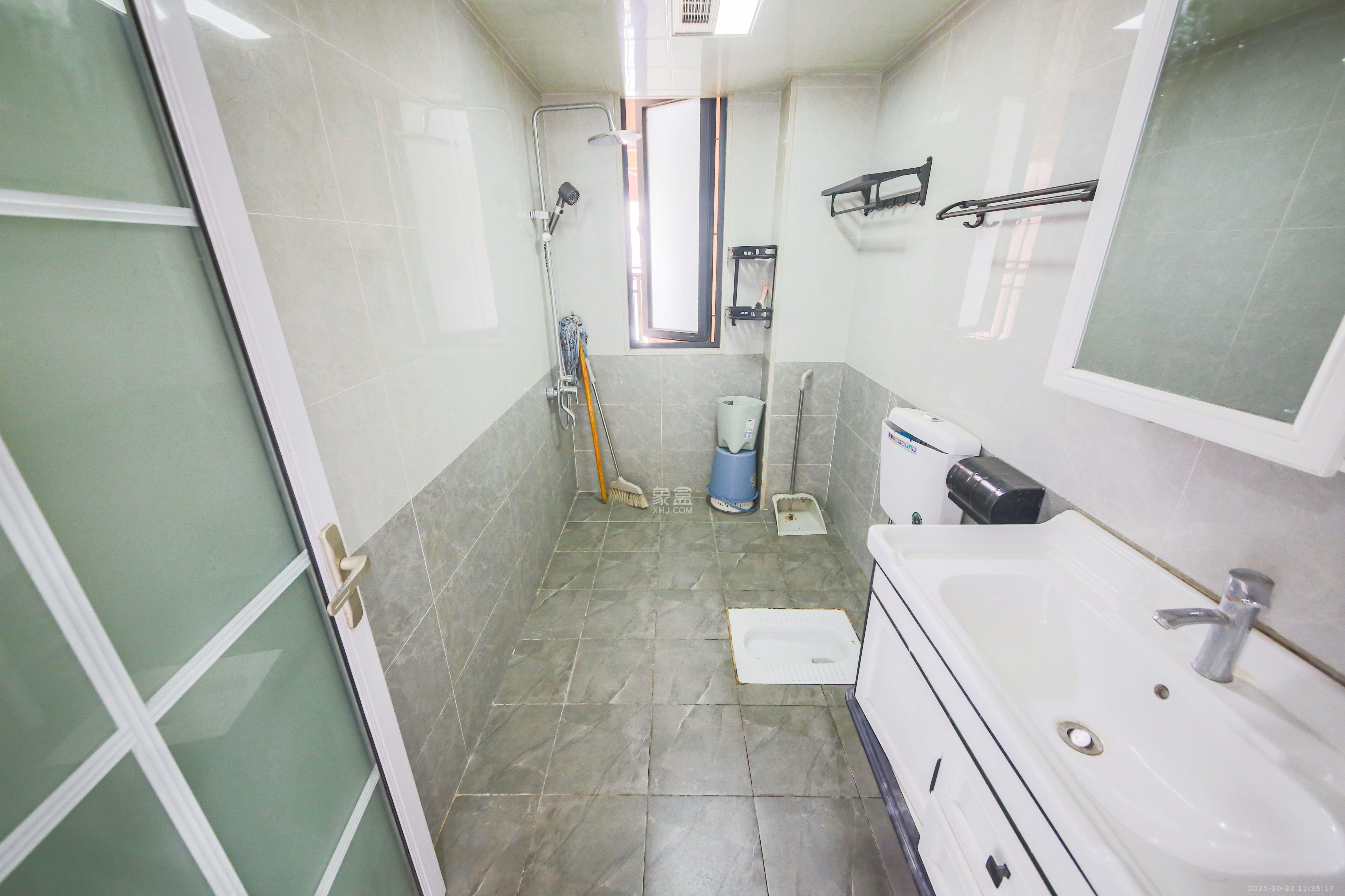 轻盐阳光CEO(轻盐雅苑)(轻奢时代) 3室2厅2卫 95.0万 轻盐阳光CEO(轻盐雅苑)(轻奢时代) 3室2厅2卫 95.0万卫生间