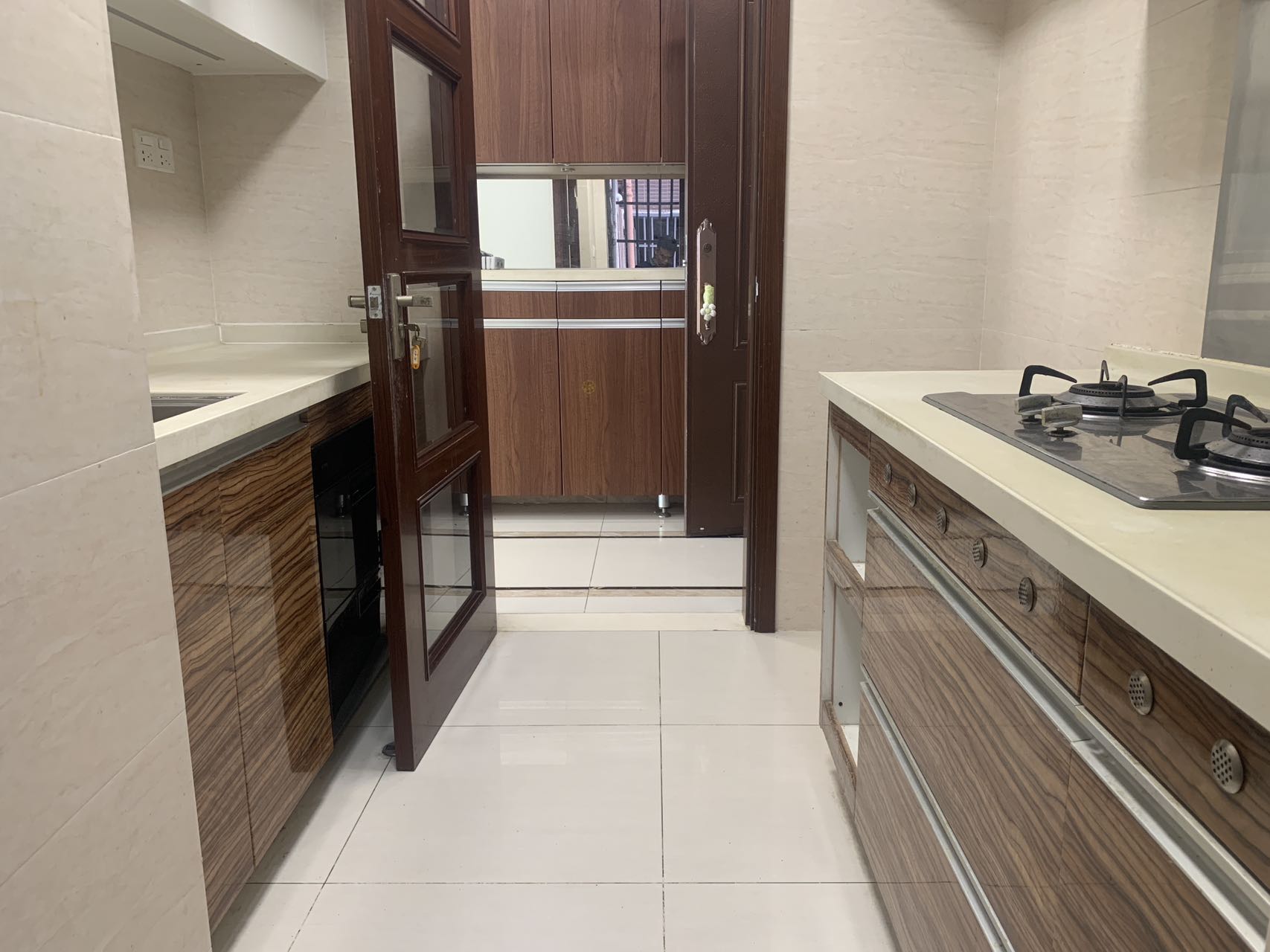 中海锦城  3室2厅2卫    158.0万 中海锦城  3室2厅2卫    158.0万客厅