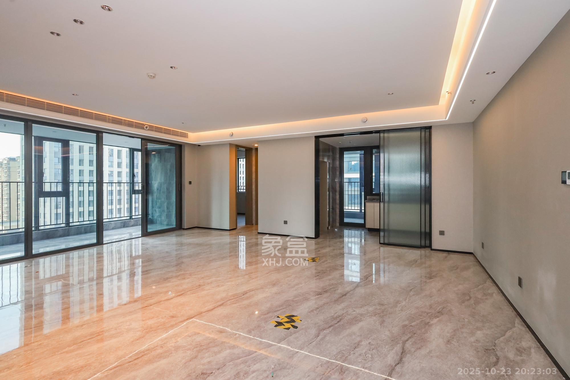 旭辉铂悦湘江  4室2厅3卫    520.0万 旭辉铂悦湘江  4室2厅3卫    520.0万