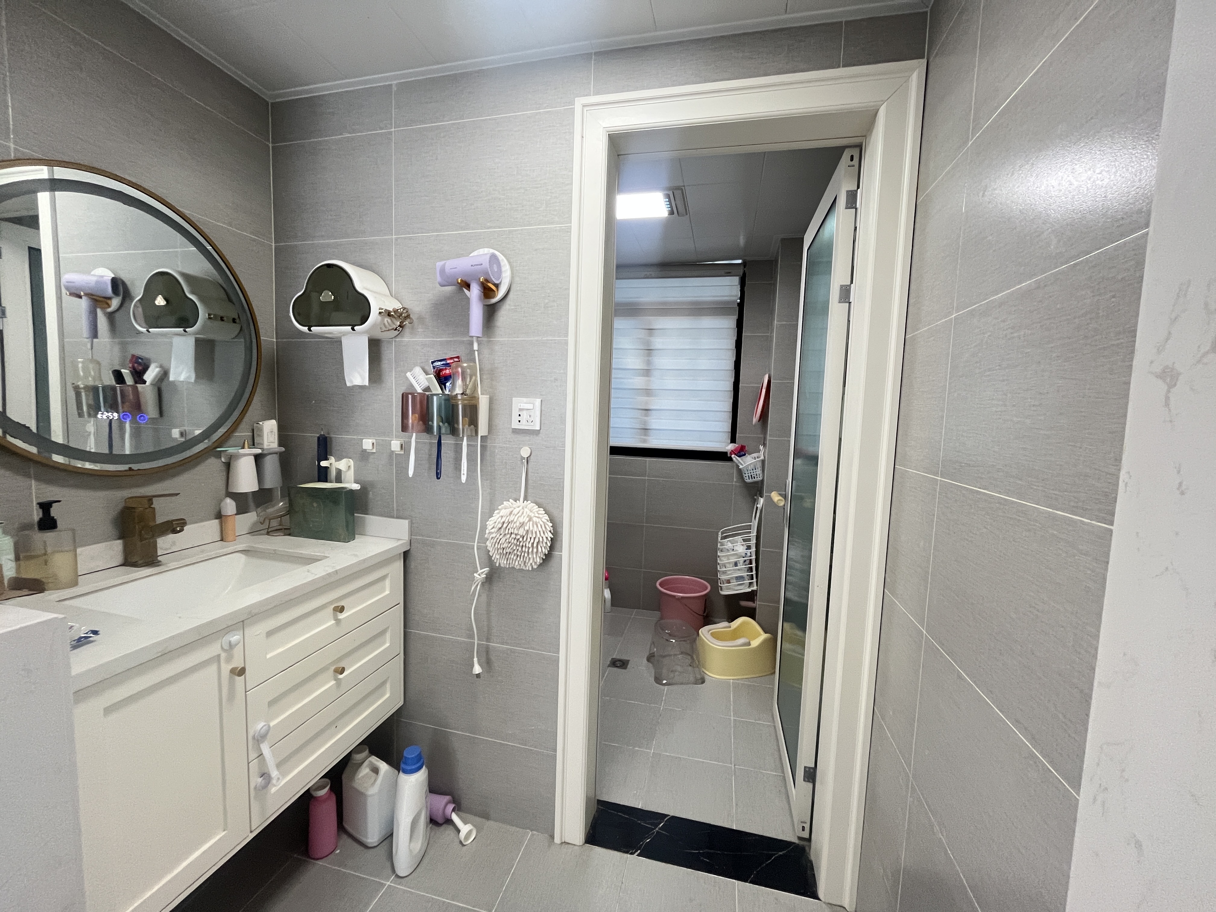 铂金汉宫  3室2厅2卫    1800.0元/月 铂金汉宫  3室2厅2卫    1800.0元/月室内图