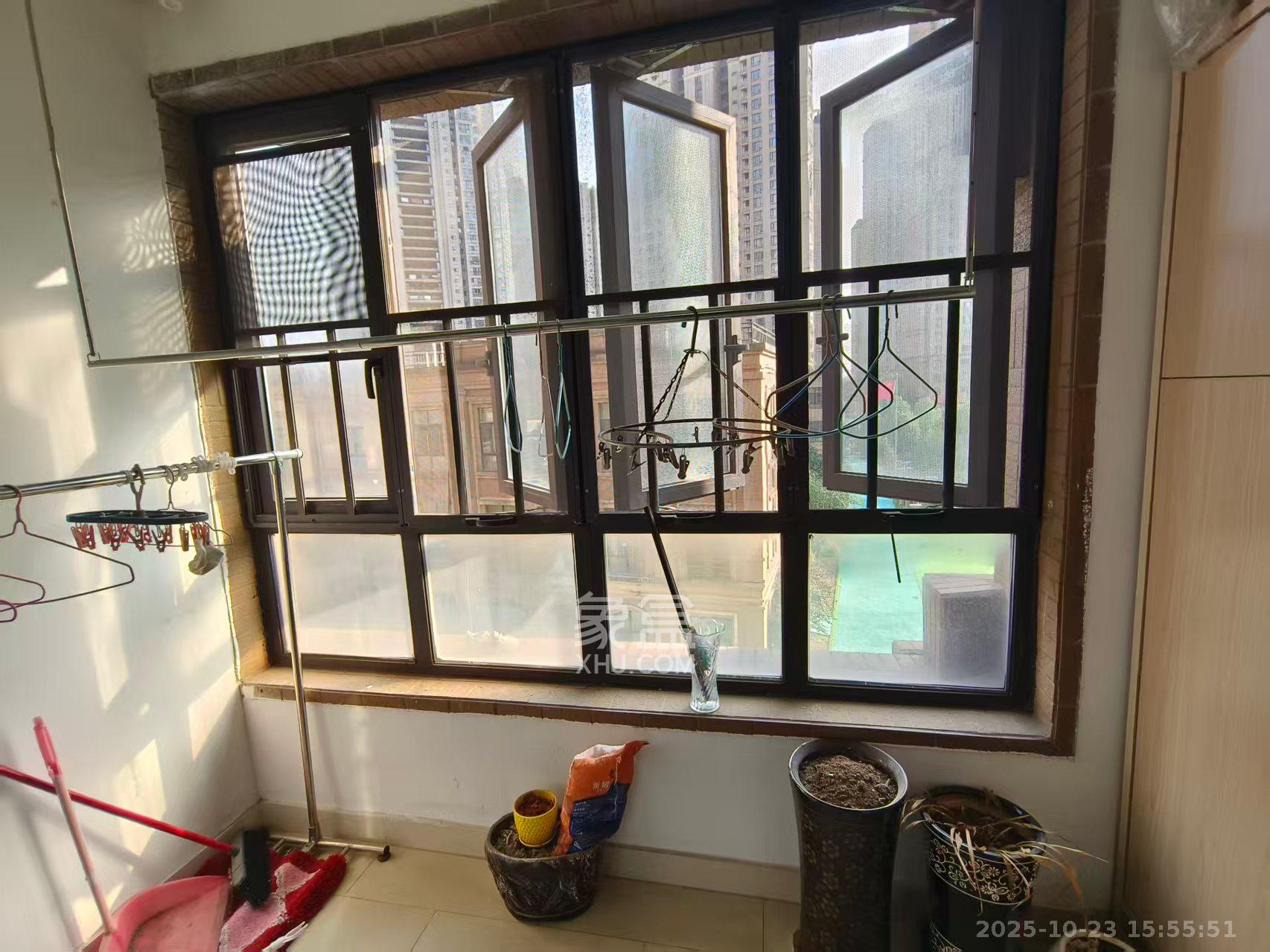 中海国际四期  3室2厅1卫    2000.0元/月 中海国际四期  3室2厅1卫    2000.0元/月室内图