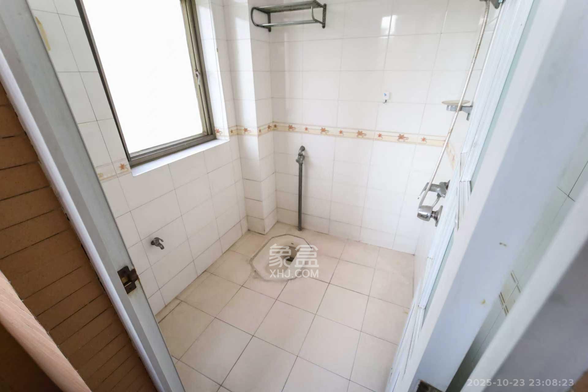 长沙市建筑工程质监站宿舍(质监局宿舍)  4室2厅2卫    3200.0元/月 长沙市建筑工程质监站宿舍(质监局宿舍)  4室2厅2卫    3200.0元/月室内图