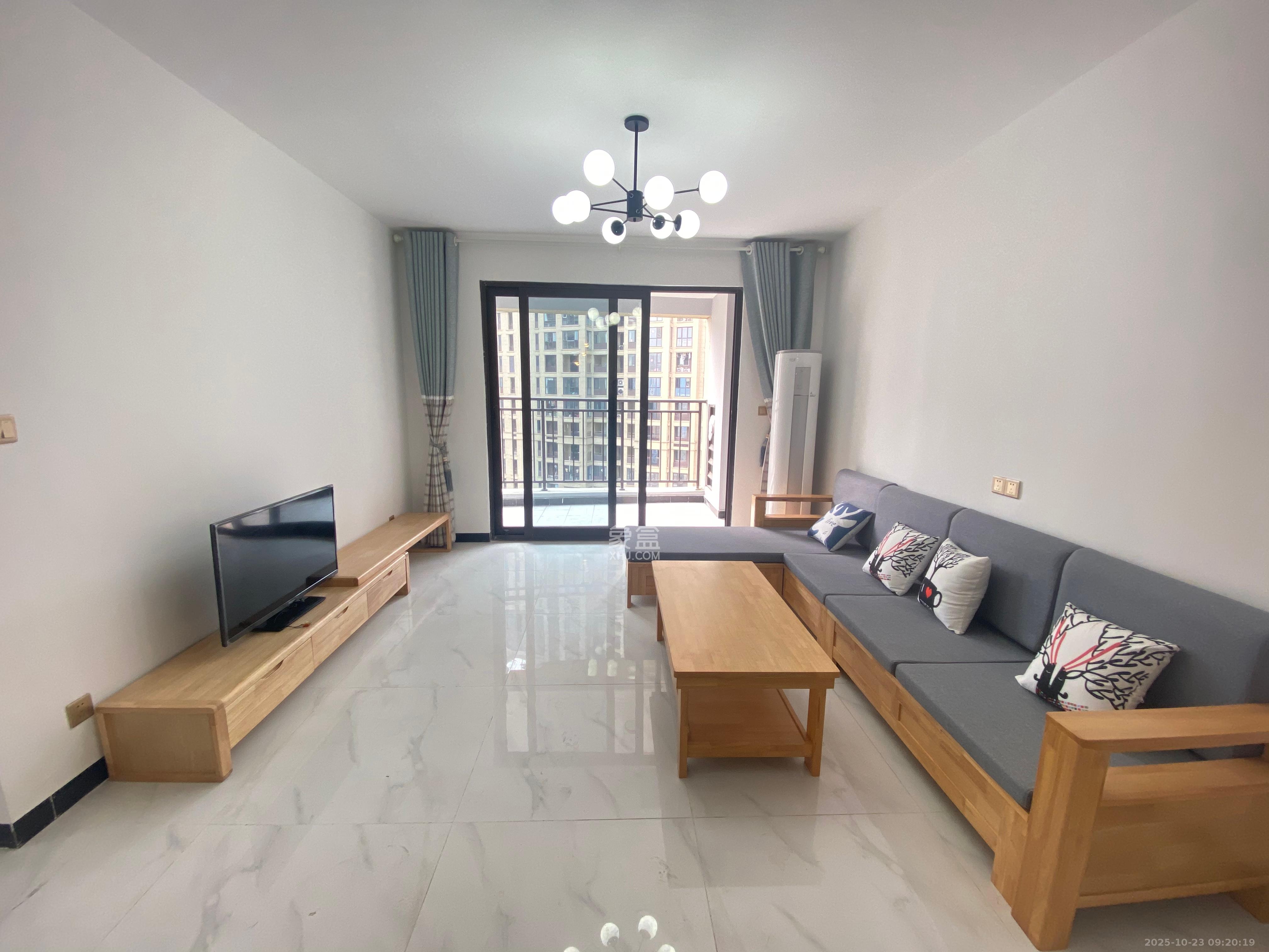 融创融公馆(融创臻苑)  3室2厅2卫    2100.0元/月 融创融公馆(融创臻苑)  3室2厅2卫    2100.0元/月