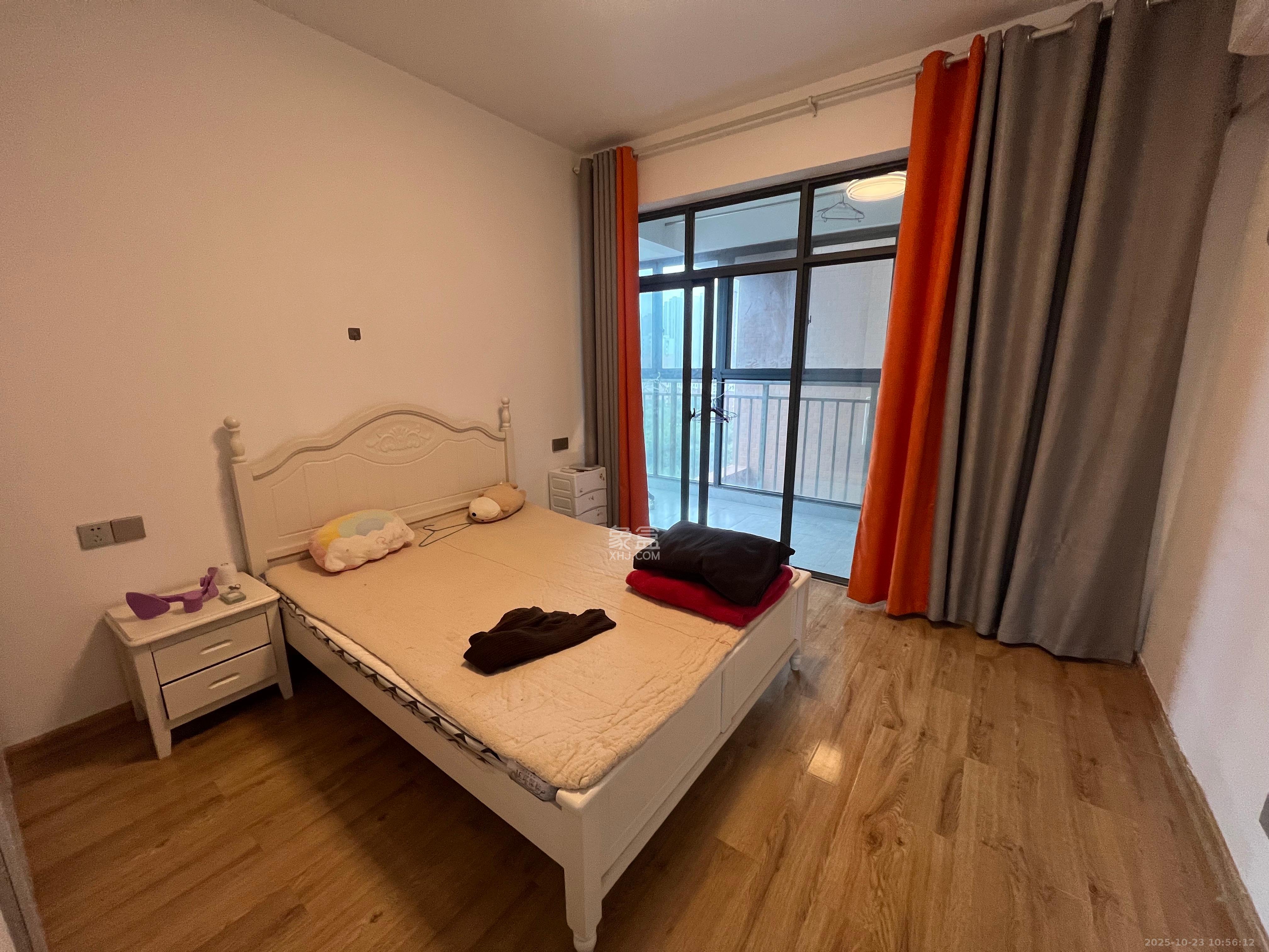 金领家族  3室1厅1卫    2200.0元/月 金领家族  3室1厅1卫    2200.0元/月室内图