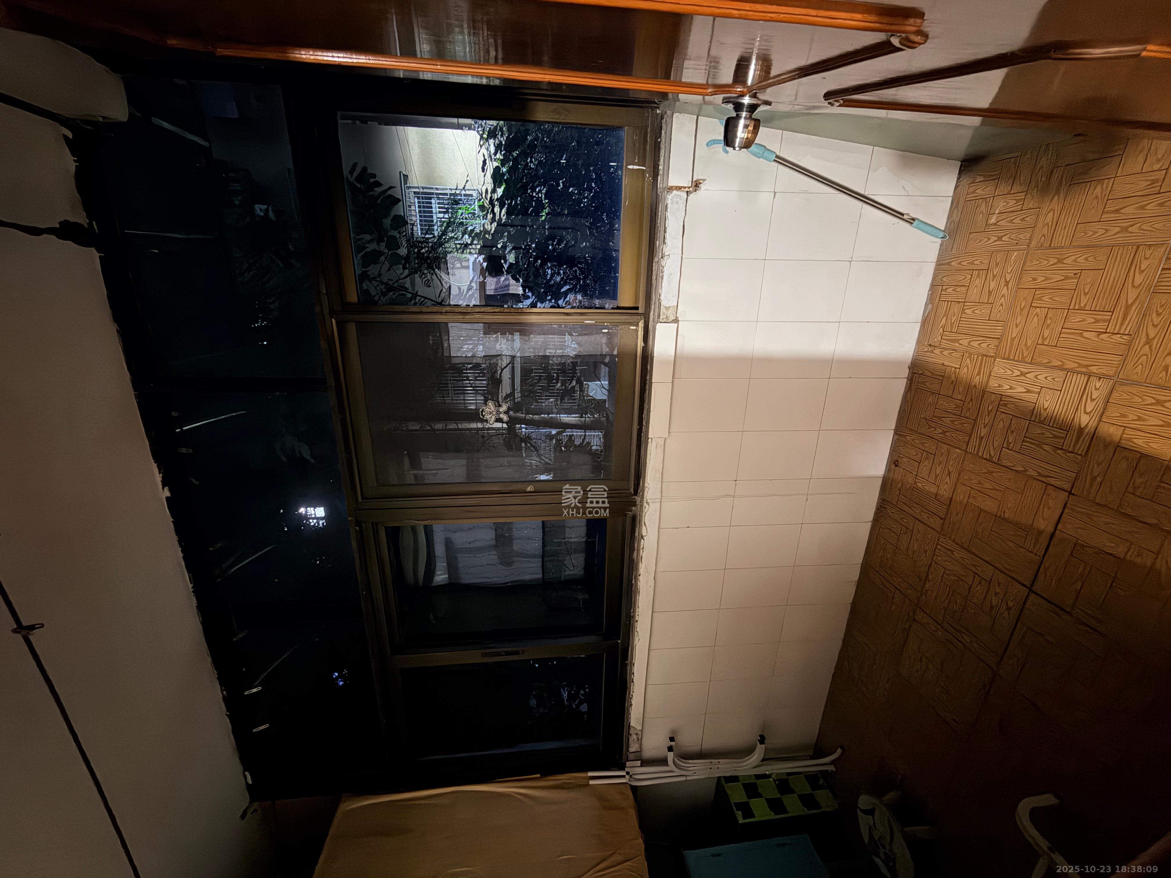 牛角塘社区  2室1厅1卫    1300.0元/月室内图