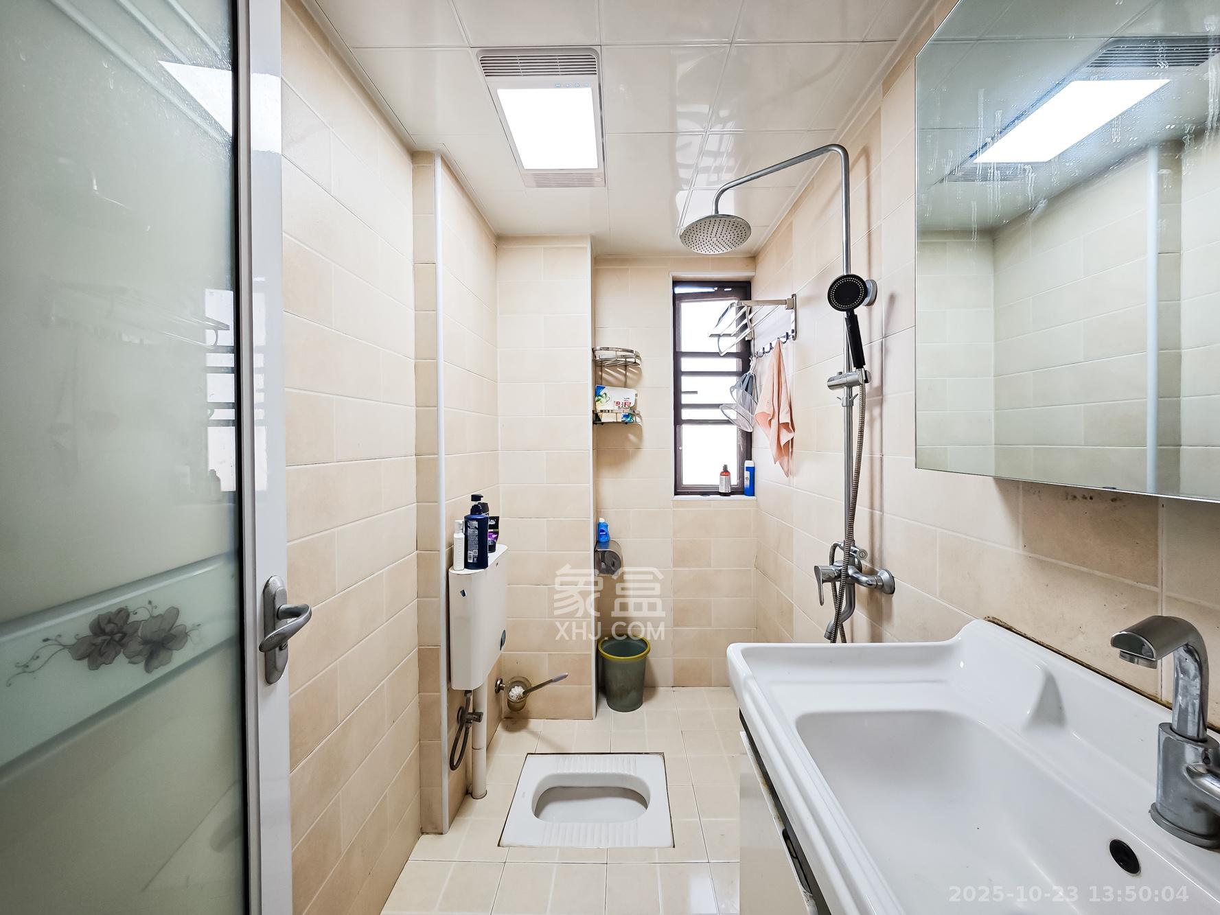 山语城三期  3室2厅2卫    88.0万 山语城三期  3室2厅2卫    88.0万卫生间