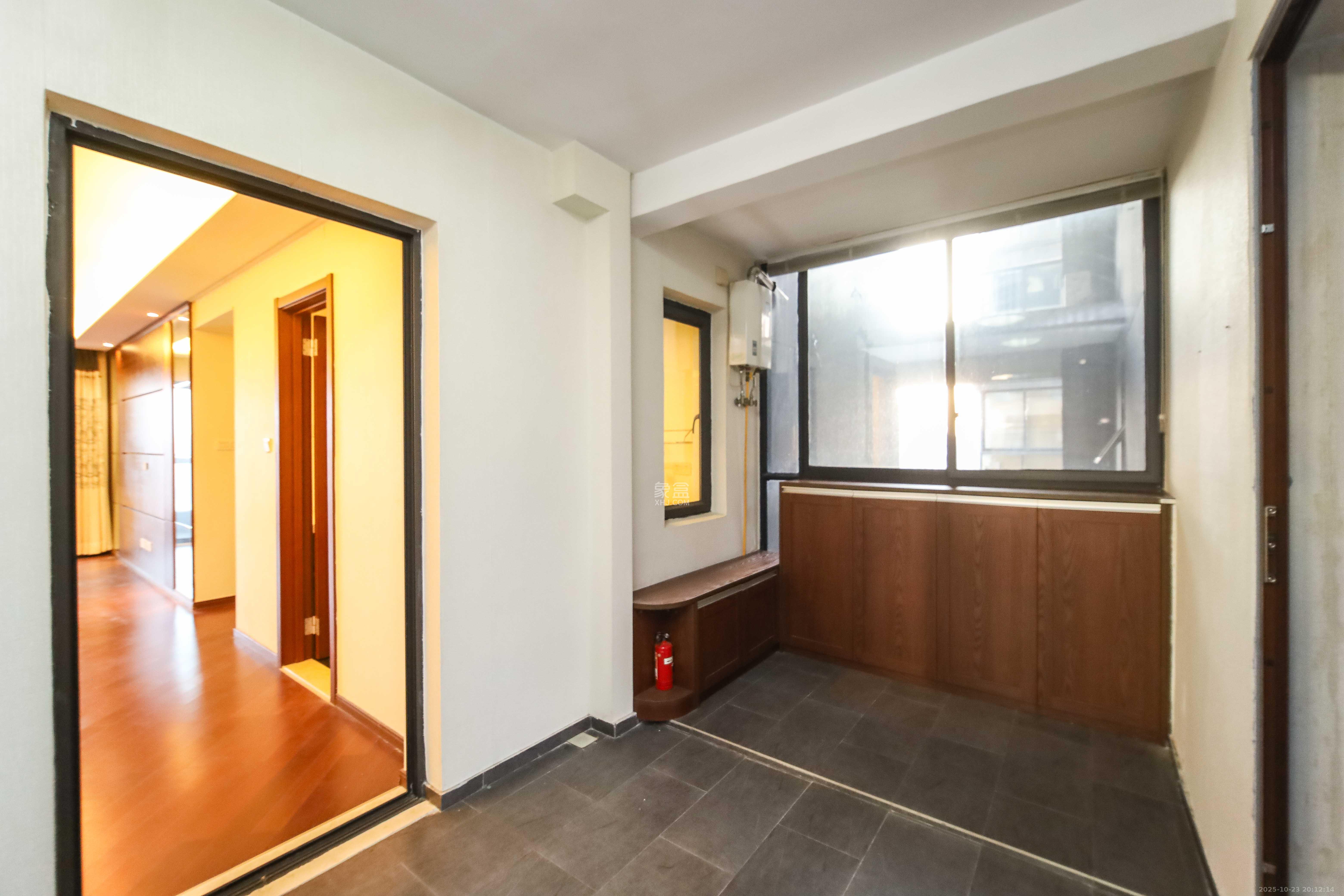 万科金域蓝湾  3室2厅2卫    130.0万其他