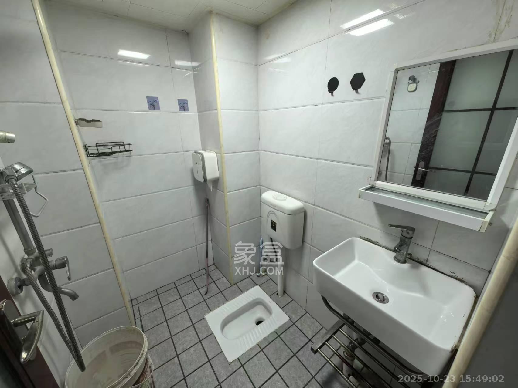 天鸿天府(天鸿中央大院)  1室0厅0卫    1300.0元/月 天鸿天府(天鸿中央大院)  1室0厅0卫    1300.0元/月室内图