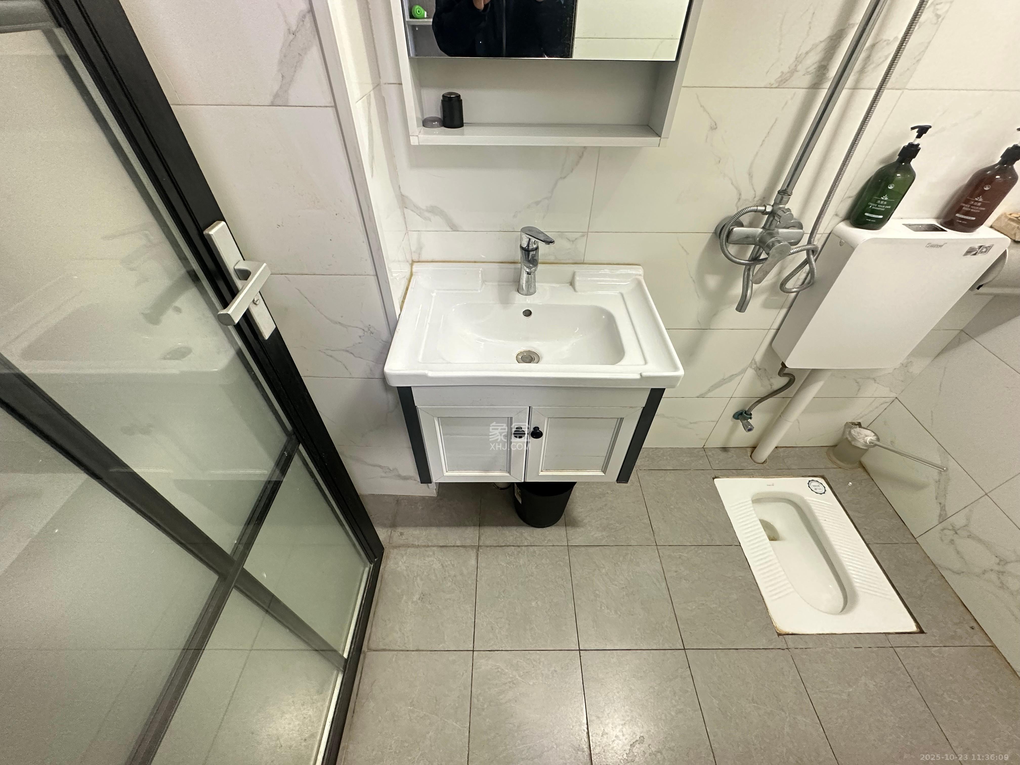 保利麓谷林语I区 1室1厅1卫 1400.0元/月 保利麓谷林语I区 1室1厅1卫 1400.0元/月室内图