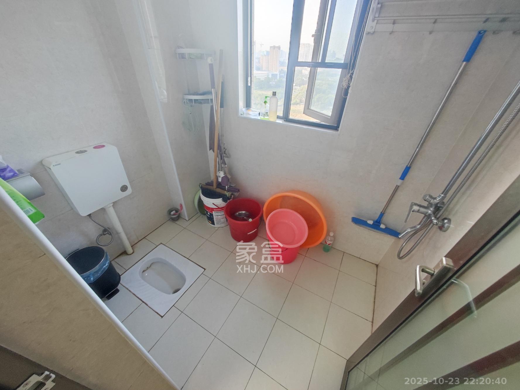 长房半岛蓝湾(观山月)  3室2厅2卫    100.0万 长房半岛蓝湾(观山月)  3室2厅2卫    100.0万卫生间