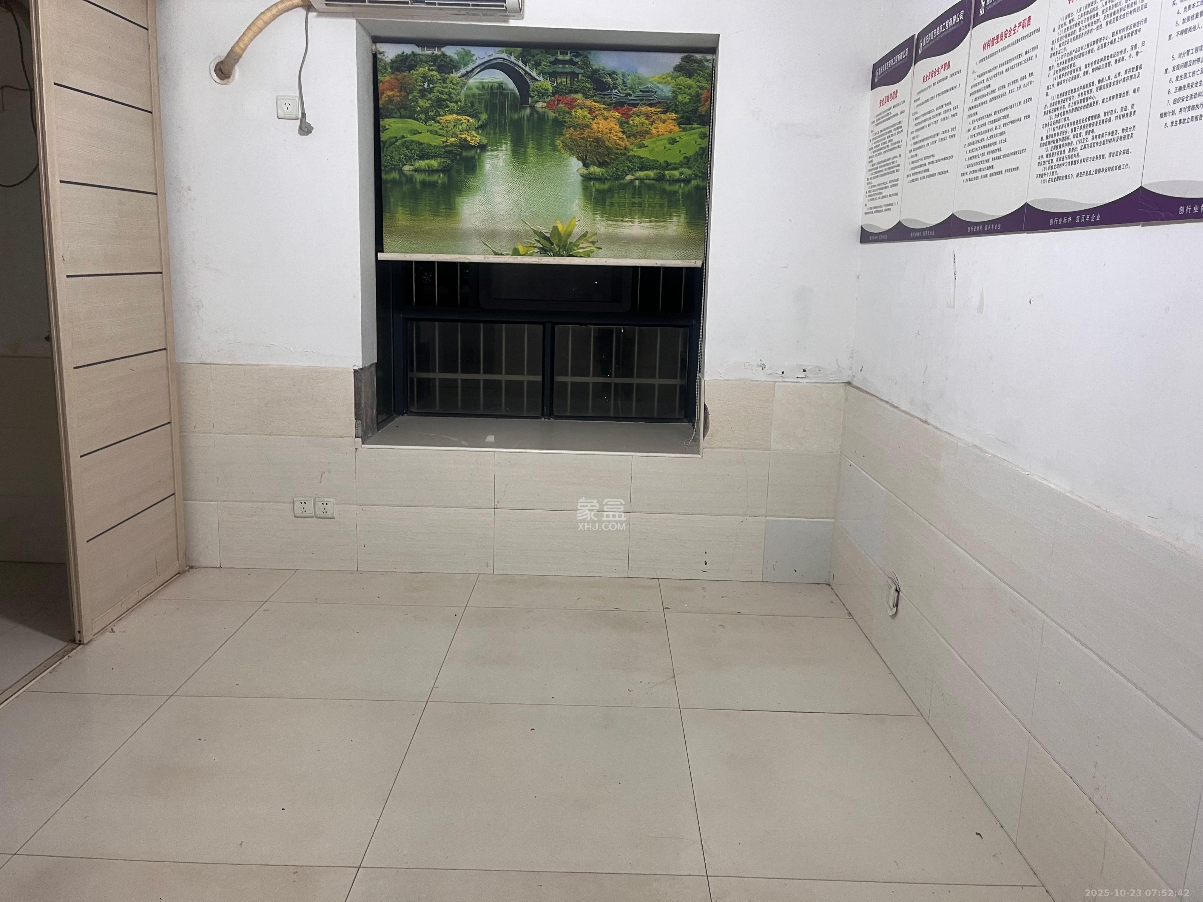 岳鞍阁小区 3室2厅1卫 2800.0元/月 岳鞍阁小区 3室2厅1卫 2800.0元/月室内图