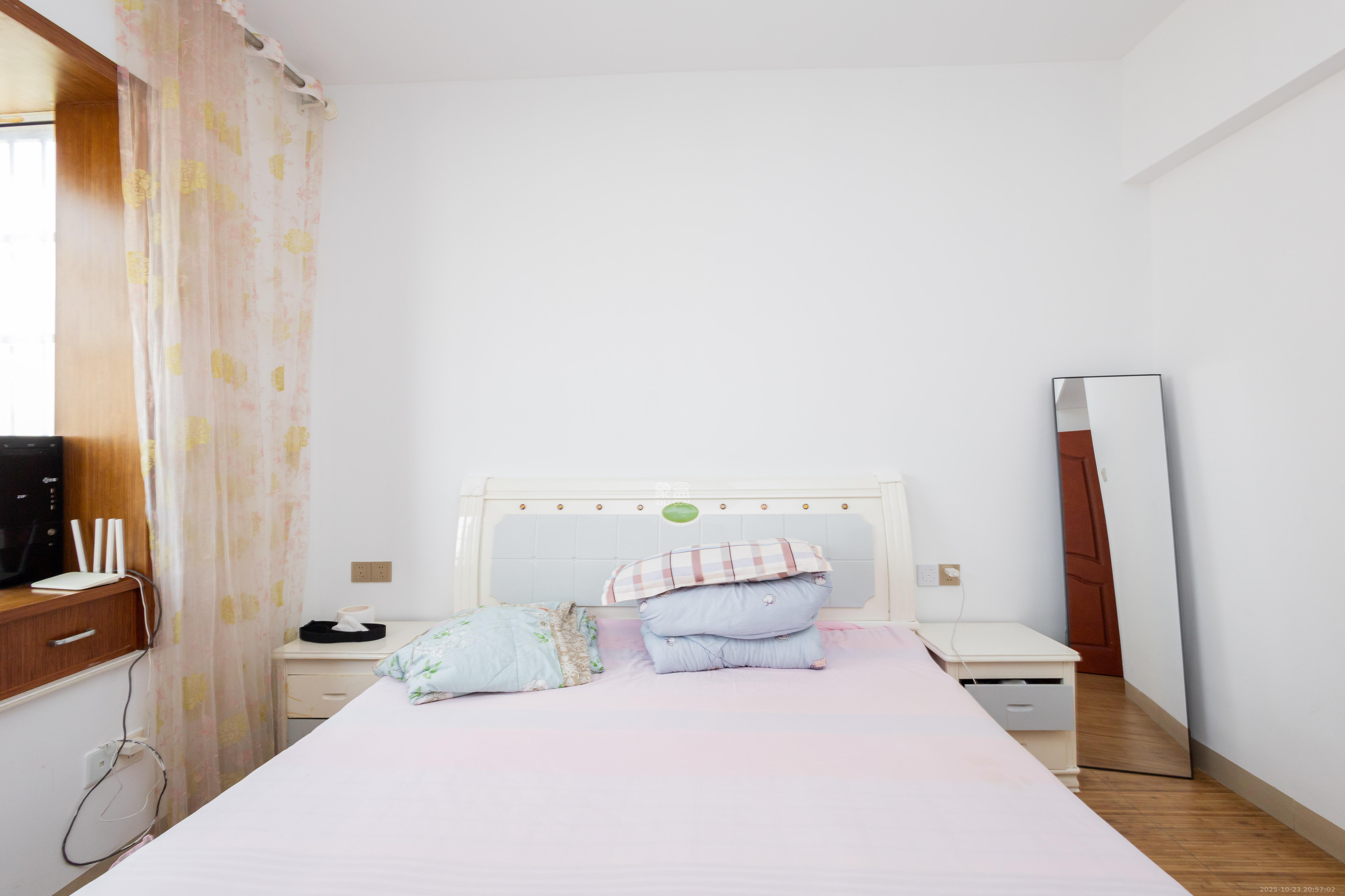 丁家高层公寓(领尚公寓)  3室2厅2卫    49.8万 丁家高层公寓(领尚公寓)  3室2厅2卫    49.8万卧室