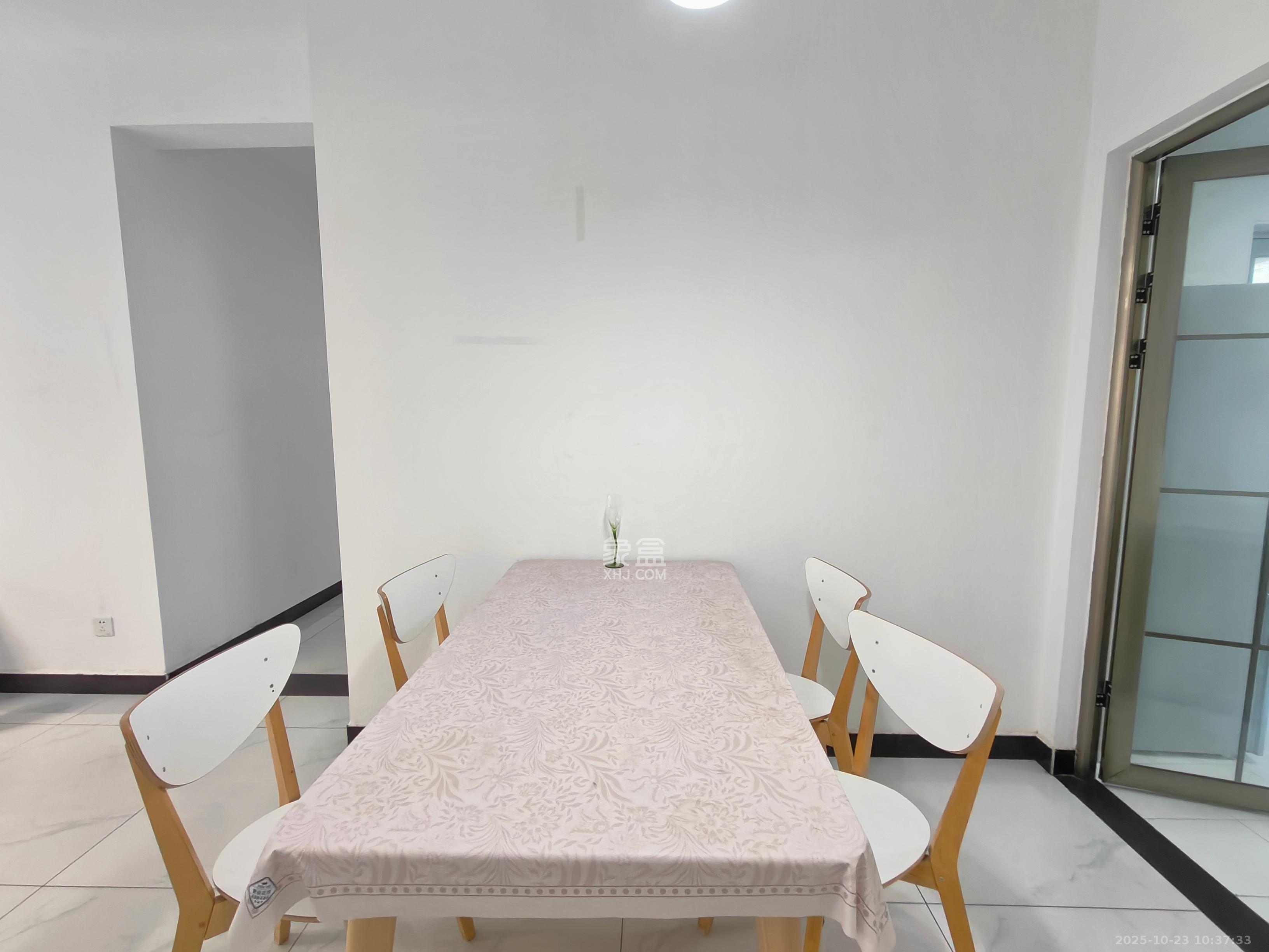 保利天禧D区 3室2厅2卫 3600.0元/月 保利天禧D区 3室2厅2卫 3600.0元/月室内图