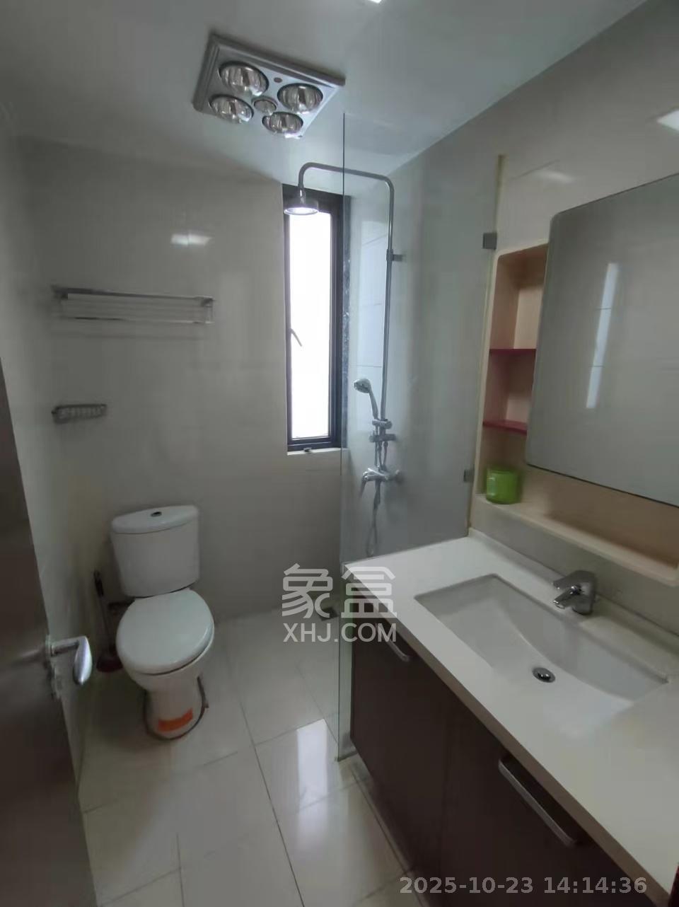 藏珑湖上国际花园 3室2厅1卫 3500.0元/月 藏珑湖上国际花园 3室2厅1卫 3500.0元/月室内图