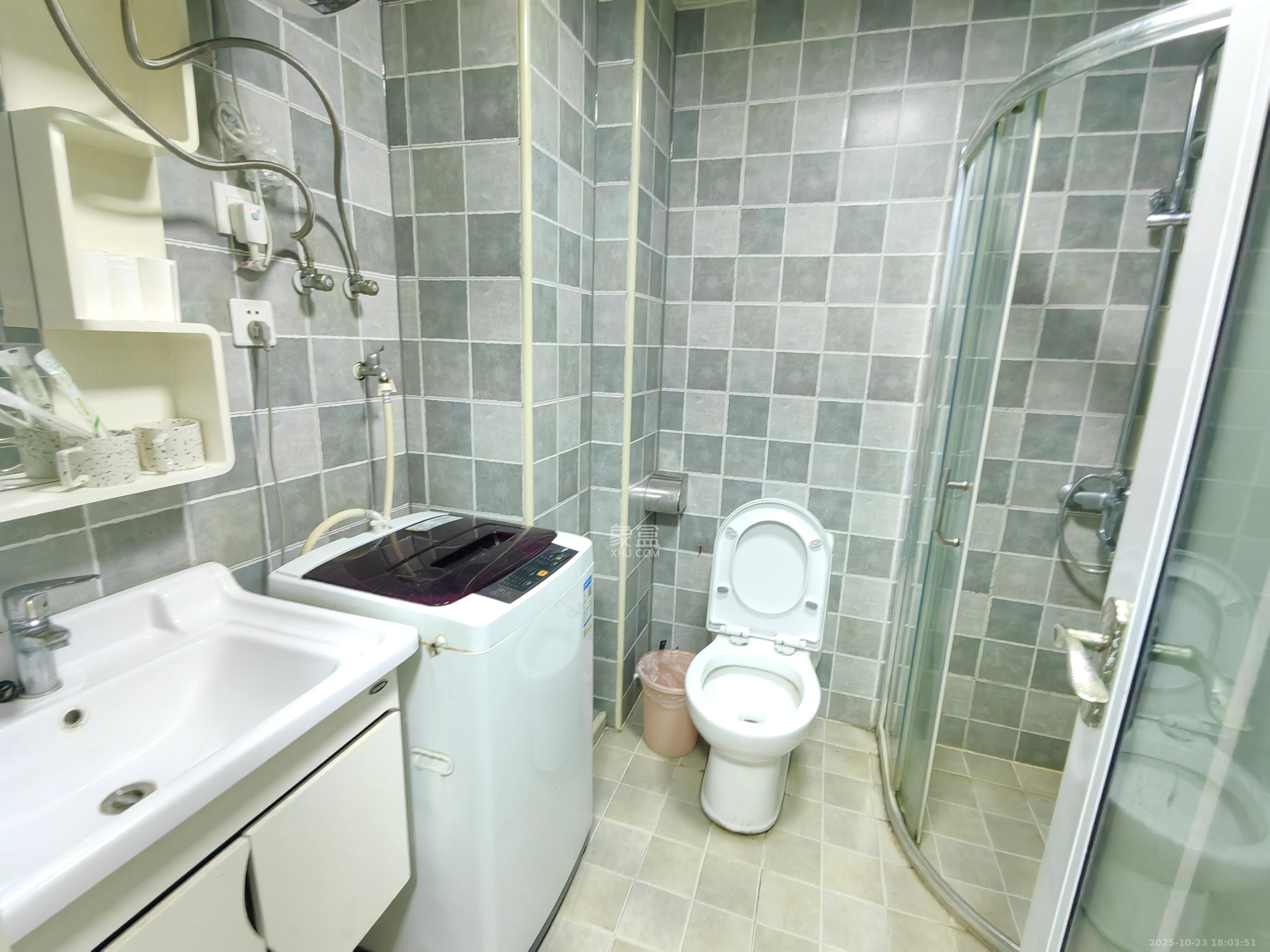 京武浪琴山一、二期 1室2厅2卫 1700.0元/月 京武浪琴山一、二期 1室2厅2卫 1700.0元/月室内图