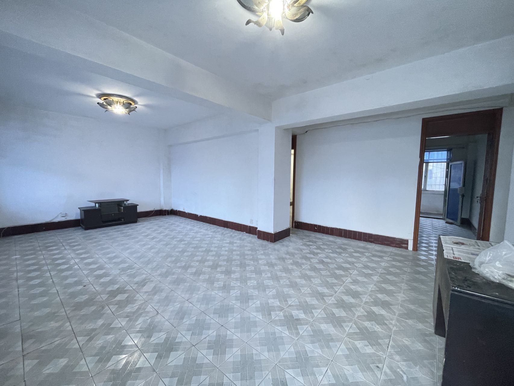 教育印刷厂宿舍  4室2厅2卫    2200.0元/月室内图