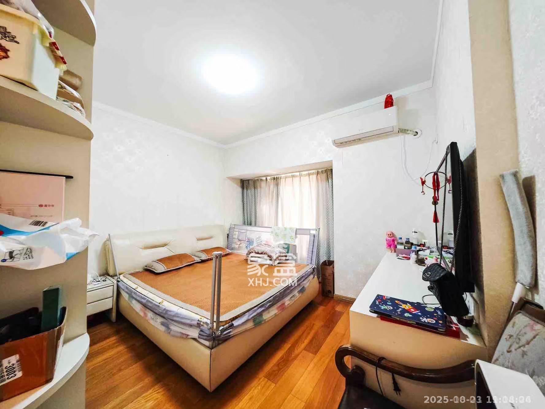 双湾国际(湘江御景花园)  3室2厅2卫    2600.0元/月 双湾国际(湘江御景花园)  3室2厅2卫    2600.0元/月室内图