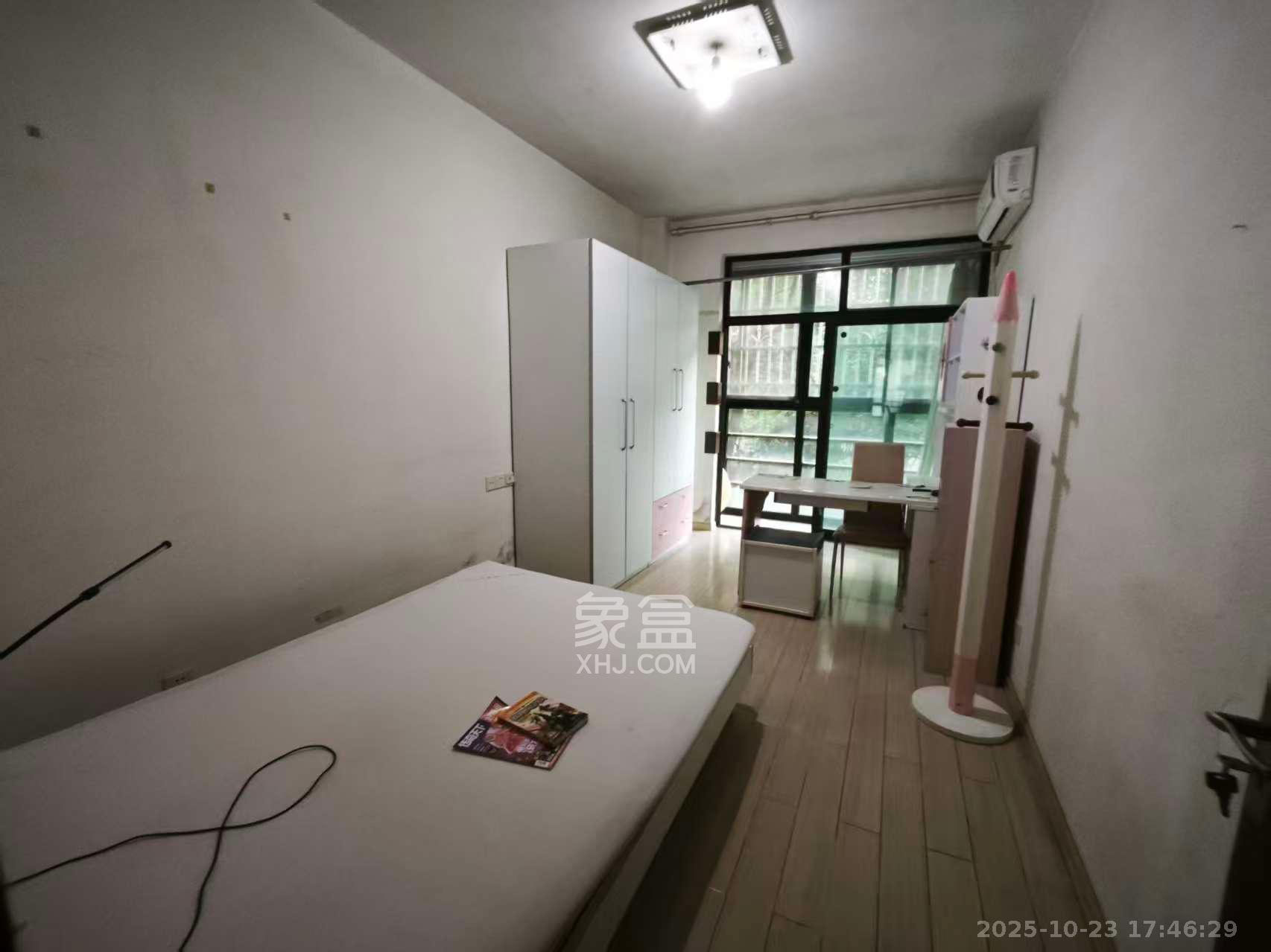 通泰梅岭苑  4室2厅2卫    3700.0元/月 通泰梅岭苑  4室2厅2卫    3700.0元/月室内图