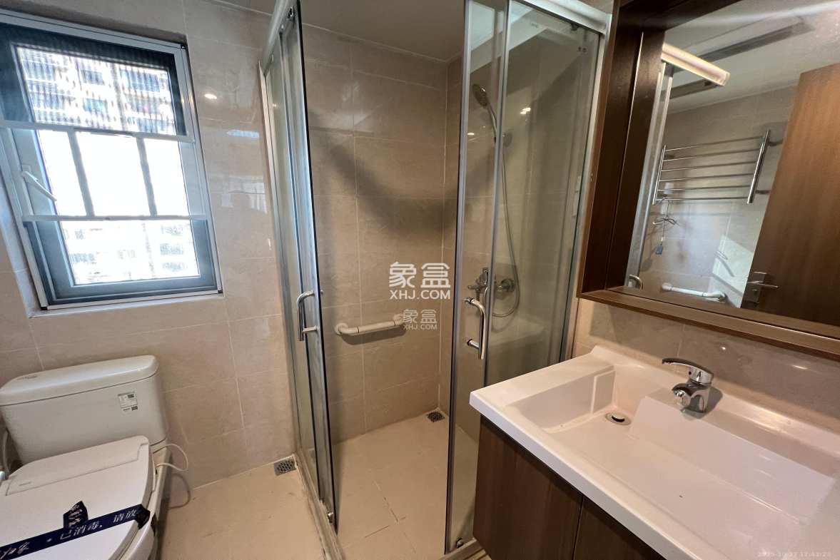 保利香槟国际 4室2厅2卫 2200.0元/月 保利香槟国际 4室2厅2卫 2200.0元/月室内图