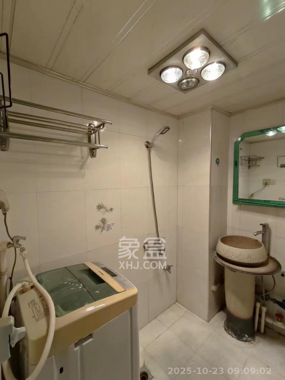 2076至高点  1室1厅1卫    1350.0元/月室内图