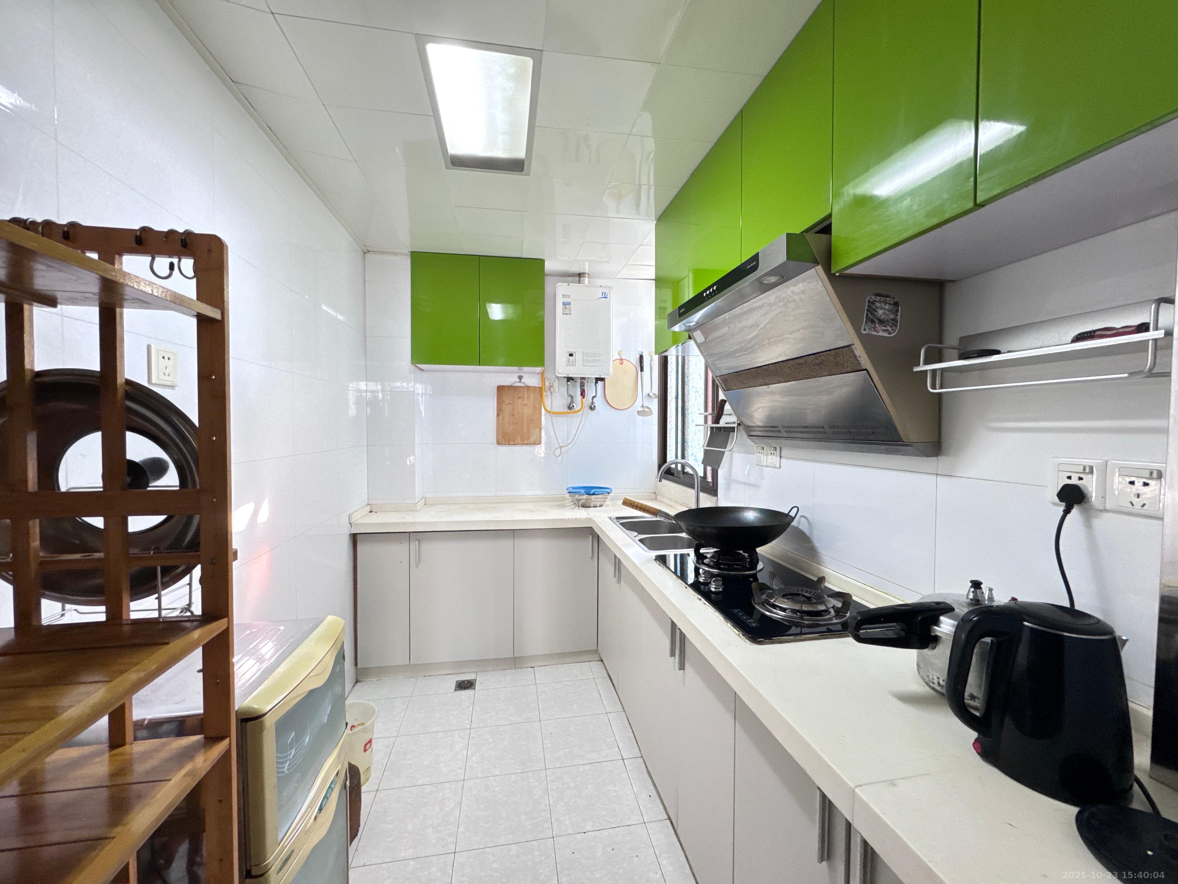 岳泰理想城  3室2厅1卫    2700.0元/月室内图