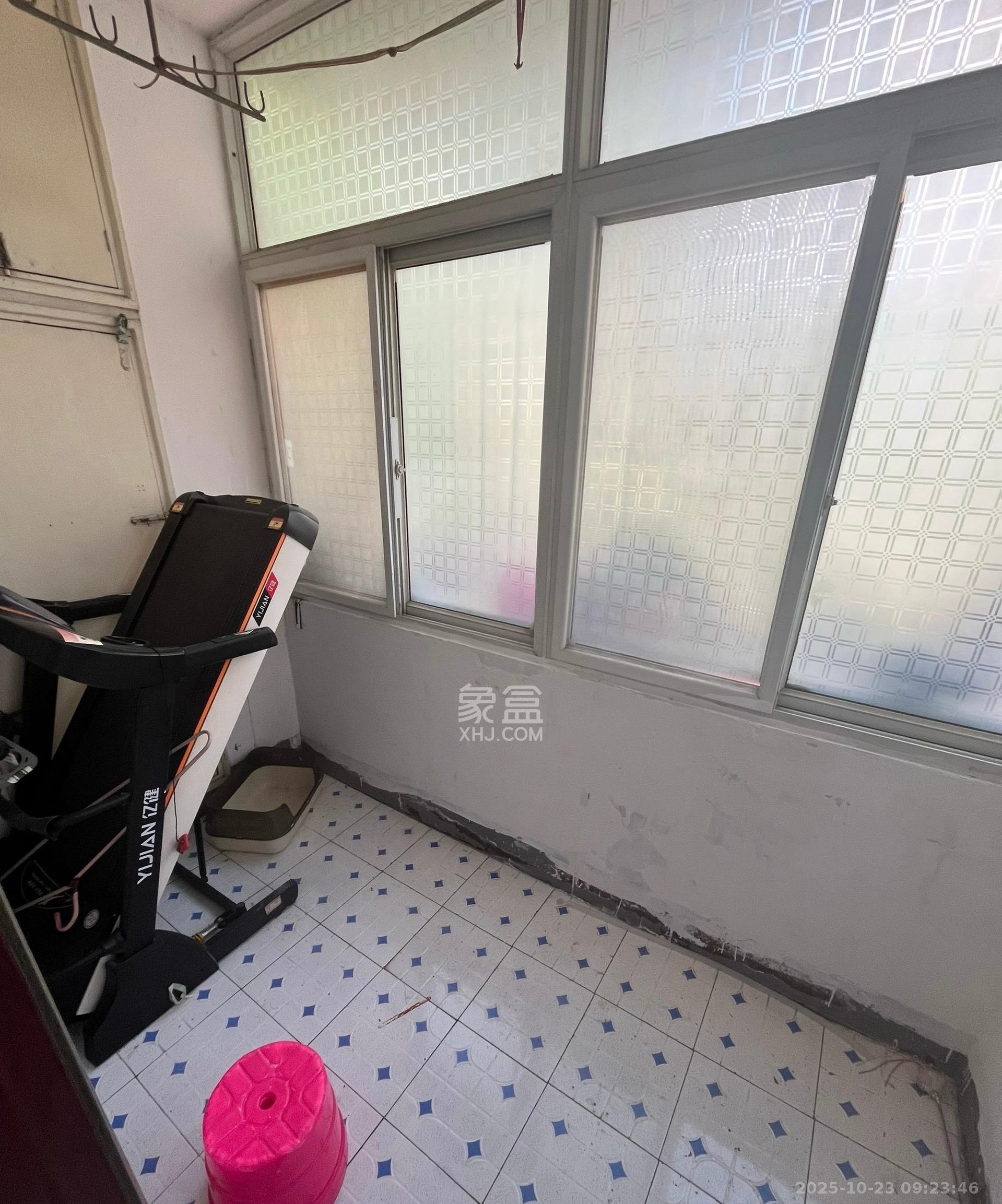 高压开关厂宿舍 2室1厅1卫 1600.0元/月 高压开关厂宿舍 2室1厅1卫 1600.0元/月室内图