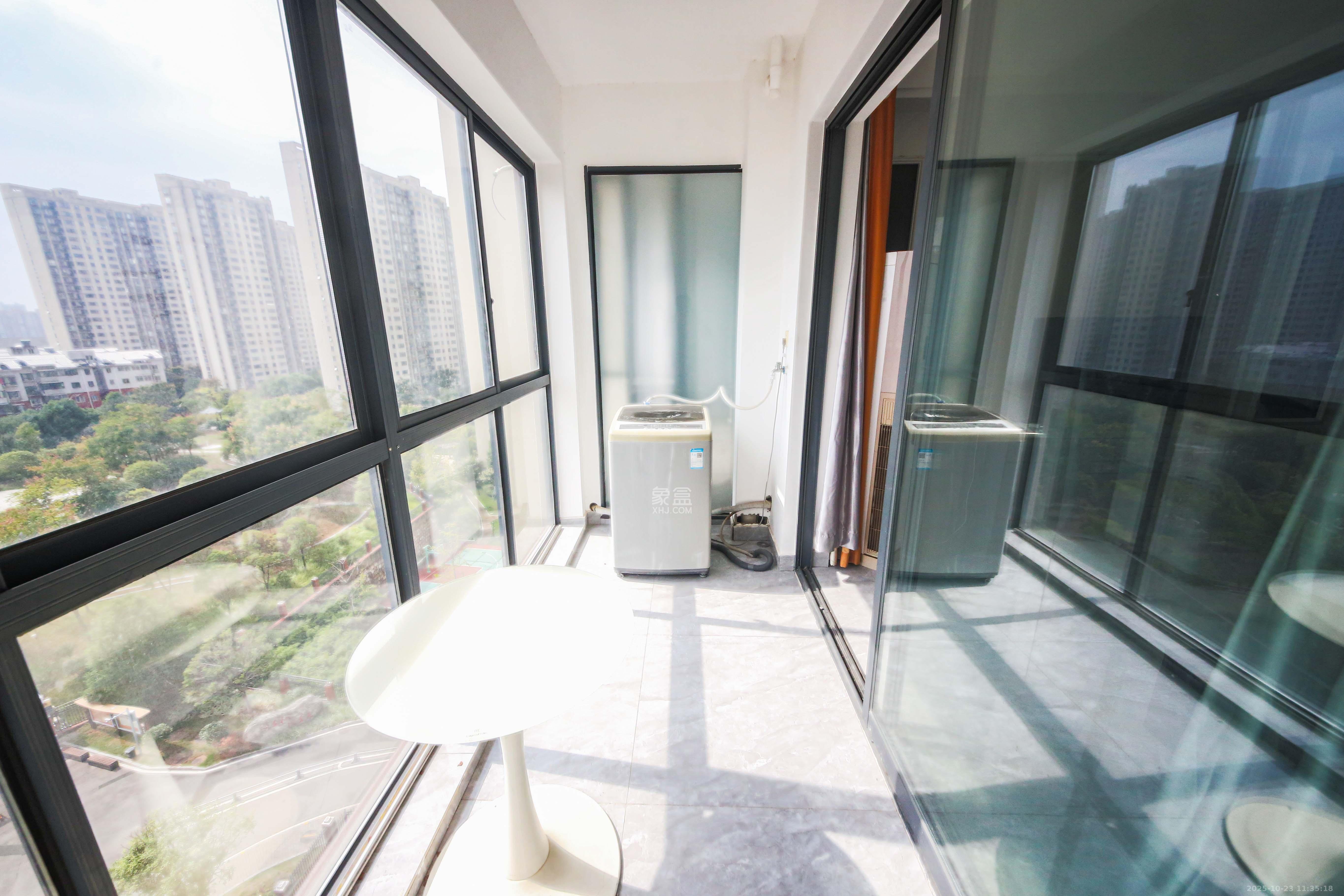 轻盐阳光CEO(轻盐雅苑)(轻奢时代) 3室2厅2卫 95.0万 轻盐阳光CEO(轻盐雅苑)(轻奢时代) 3室2厅2卫 95.0万阳台