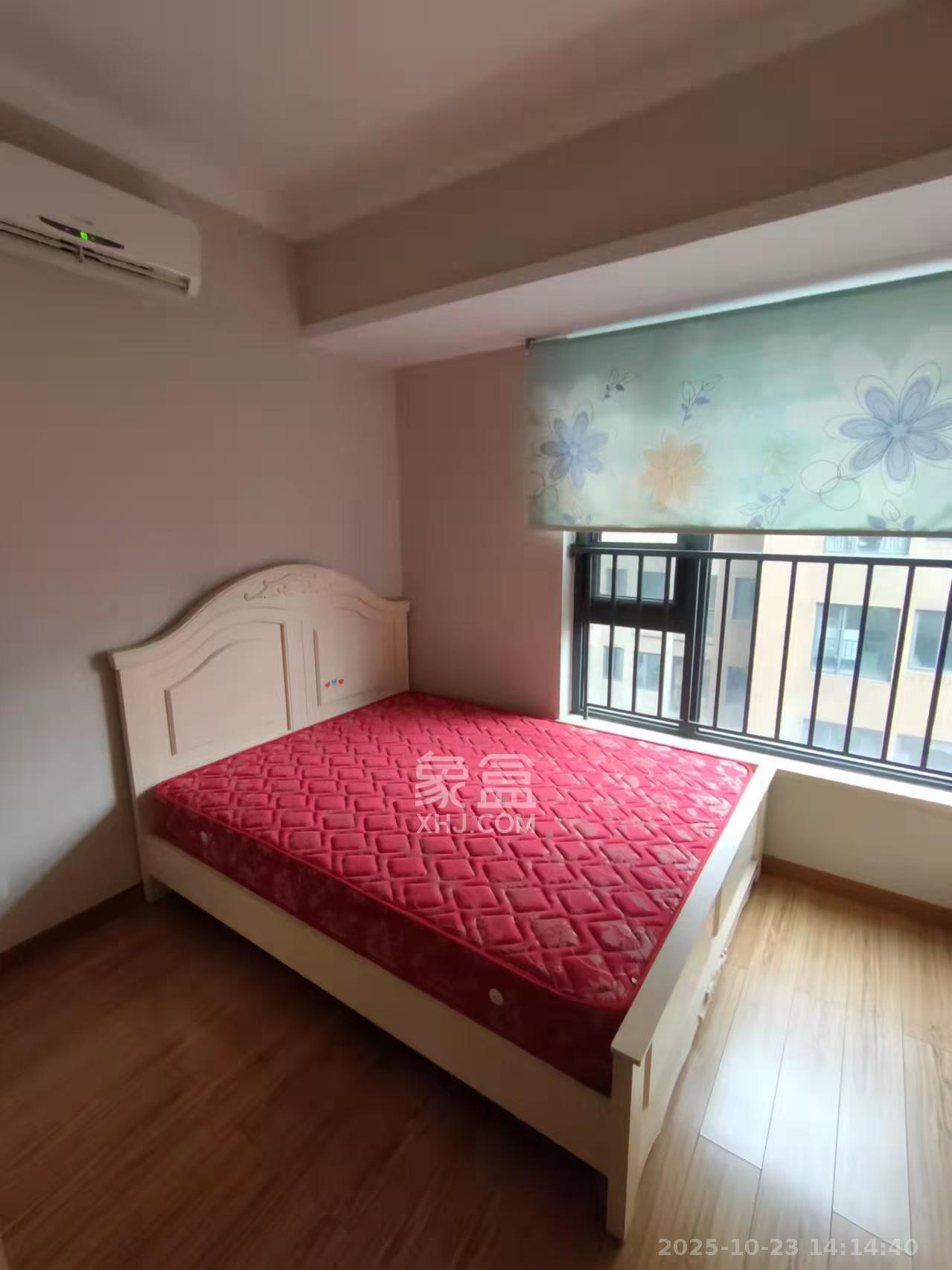 藏珑湖上国际花园  3室2厅1卫    3500.0元/月室内图