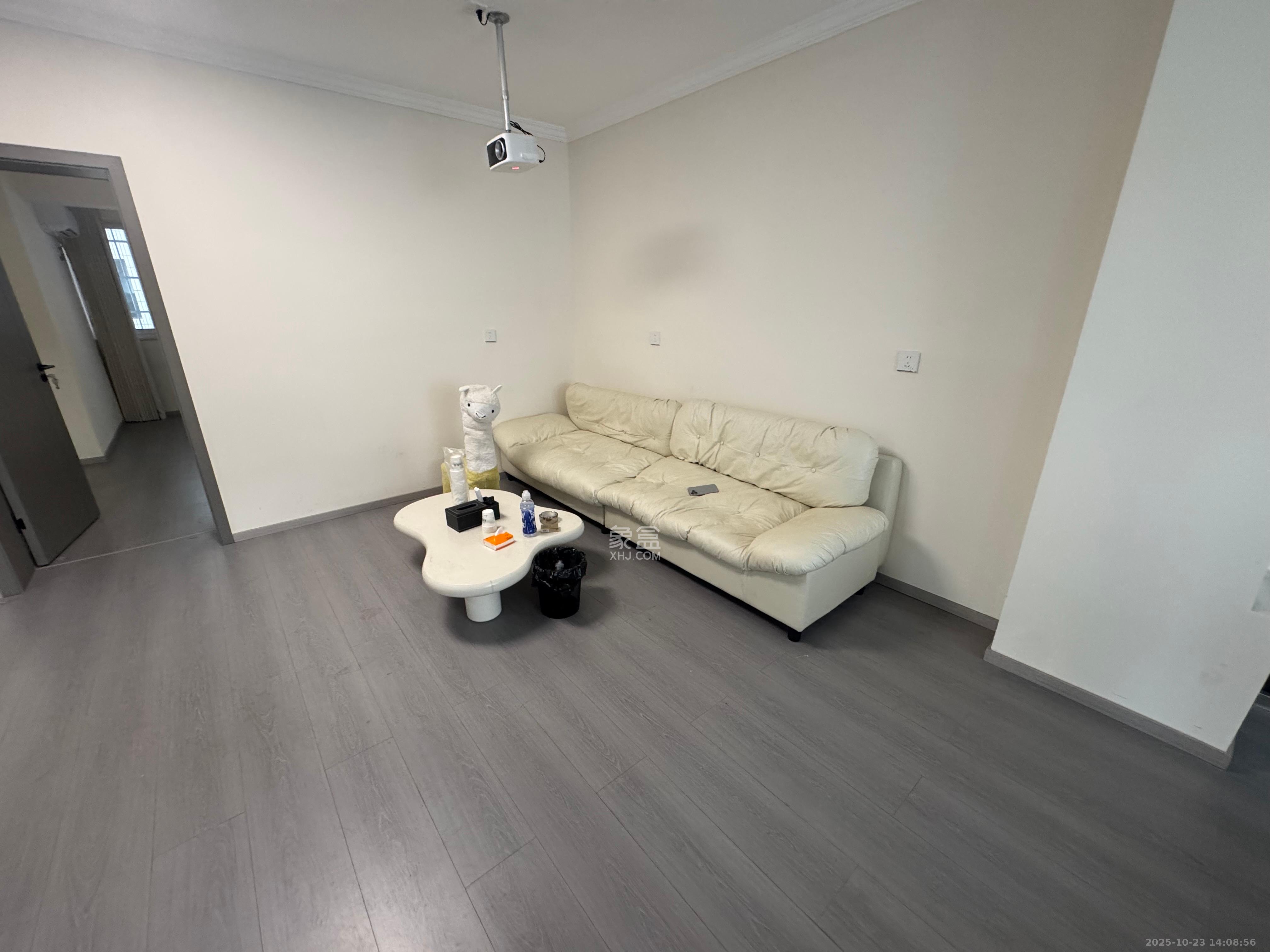 新世界百货（湖南供销大厦）  3室2厅2卫    4500.0元/月室内图