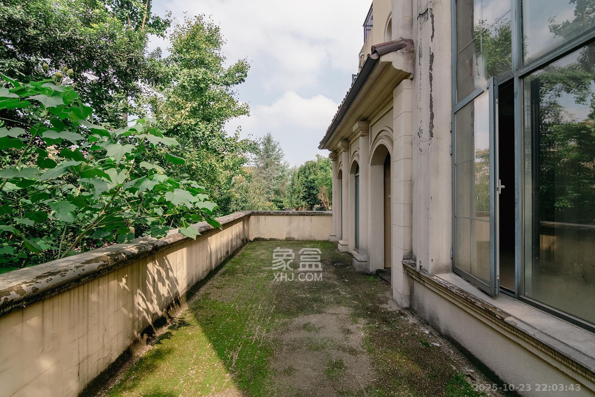 中粮北纬28°别墅  6室2厅4卫    528.0万其他