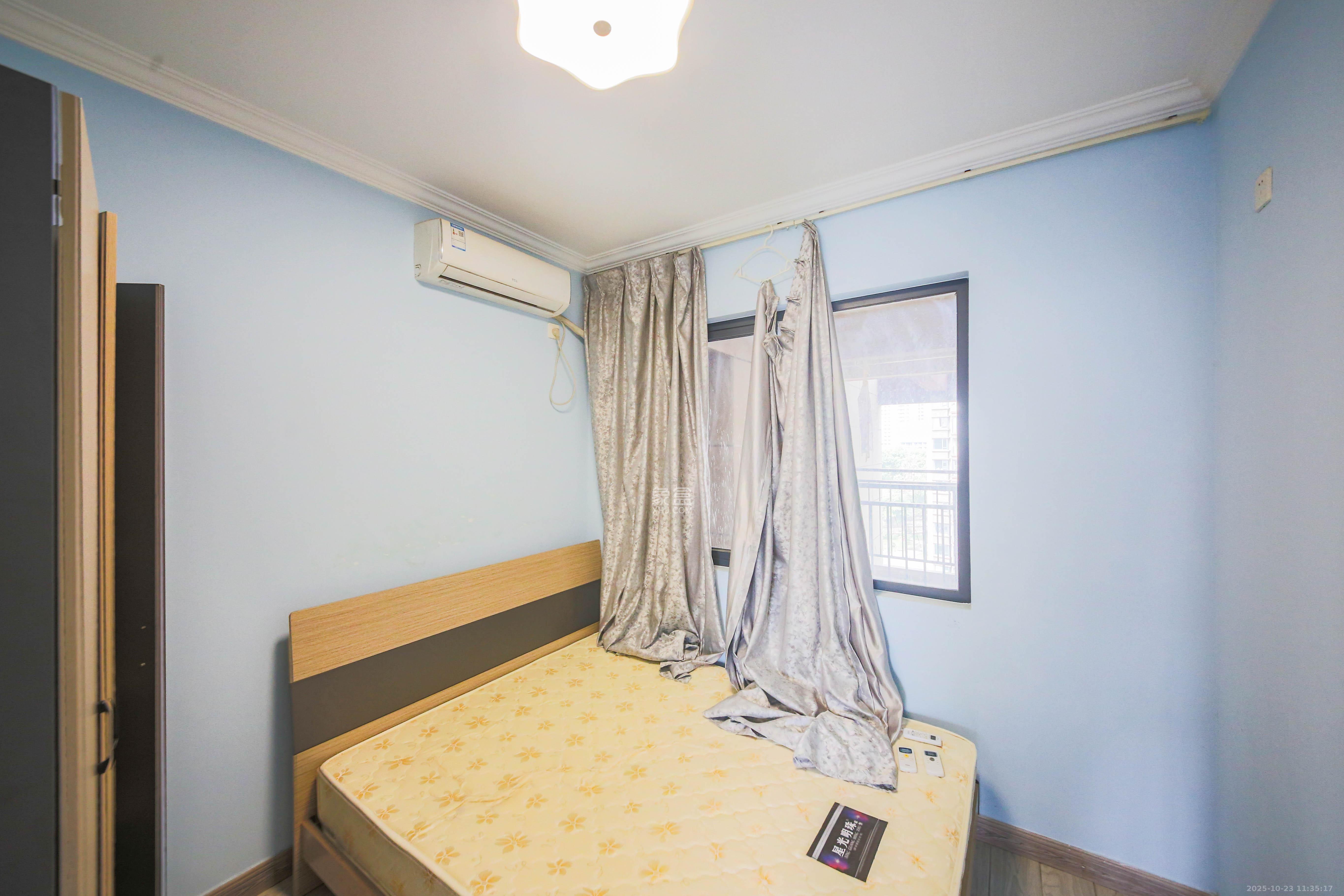 轻盐阳光CEO(轻盐雅苑)(轻奢时代) 3室2厅2卫 95.0万 轻盐阳光CEO(轻盐雅苑)(轻奢时代) 3室2厅2卫 95.0万卧室