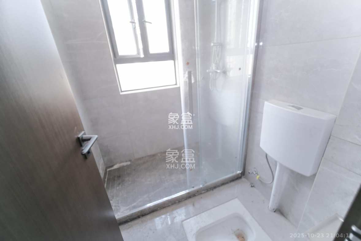 荣盛城 3室2厅2卫 84.8万 荣盛城 3室2厅2卫 84.8万卫生间