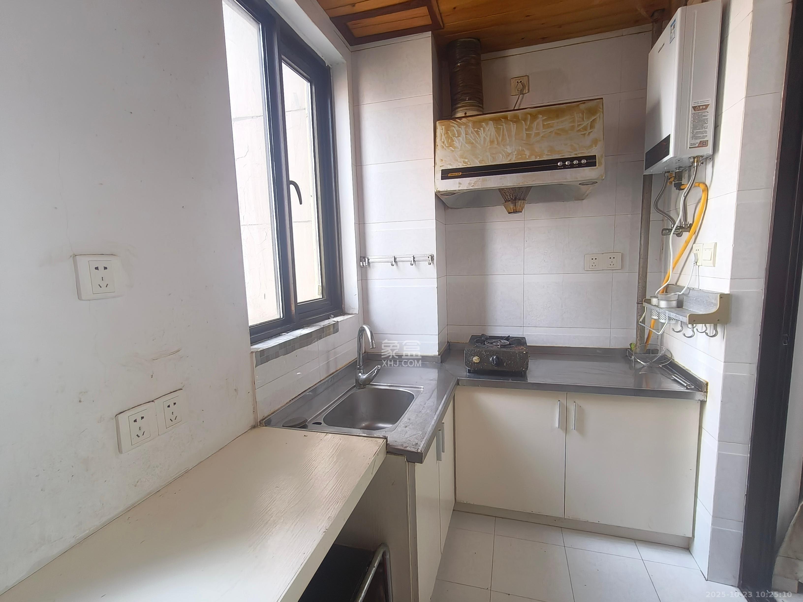 铂宫  1室1厅1卫    1700.0元/月 铂宫  1室1厅1卫    1700.0元/月室内图