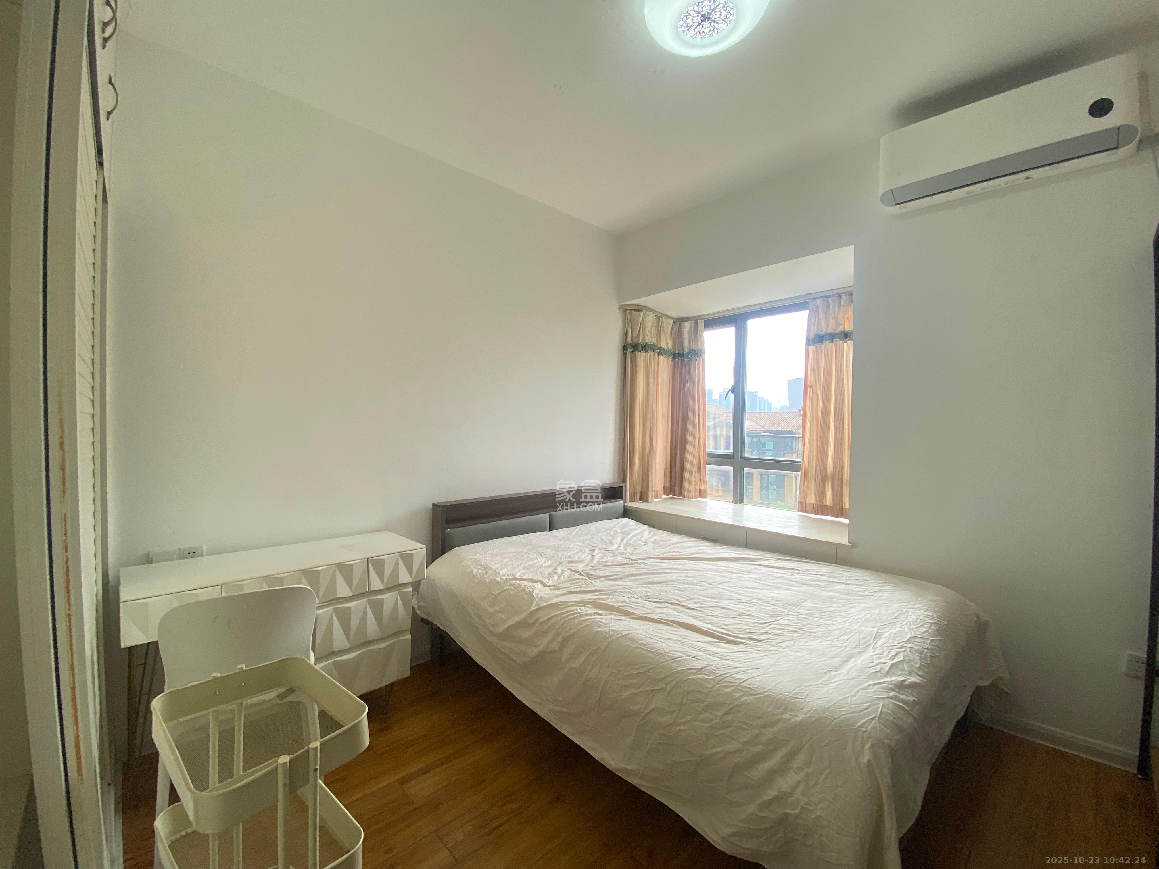 融科檀香山（融科紫檀、香山国际）  2室2厅1卫    2800.0元/月室内图