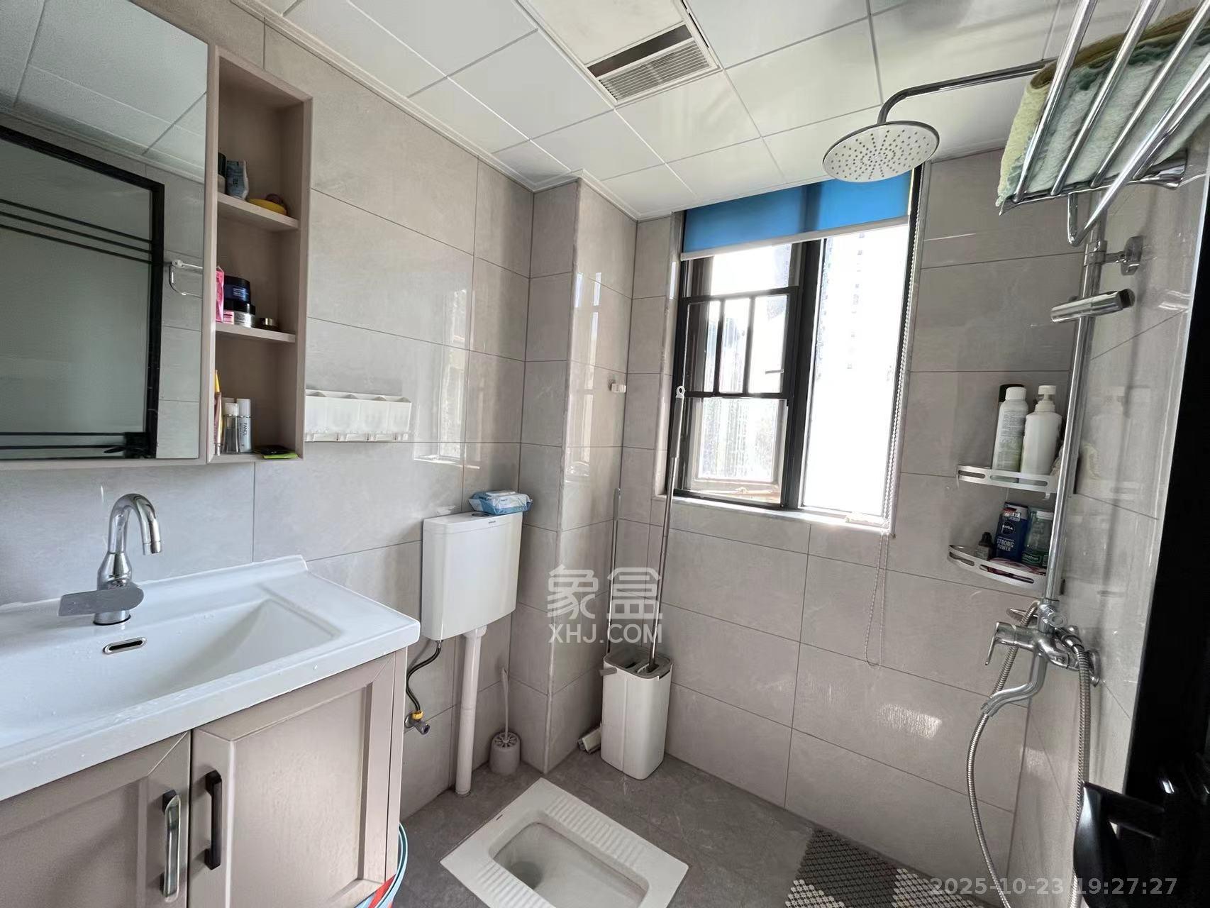 五矿沁园金城(春和景园)  3室2厅1卫    2700.0元/月 五矿沁园金城(春和景园)  3室2厅1卫    2700.0元/月室内图