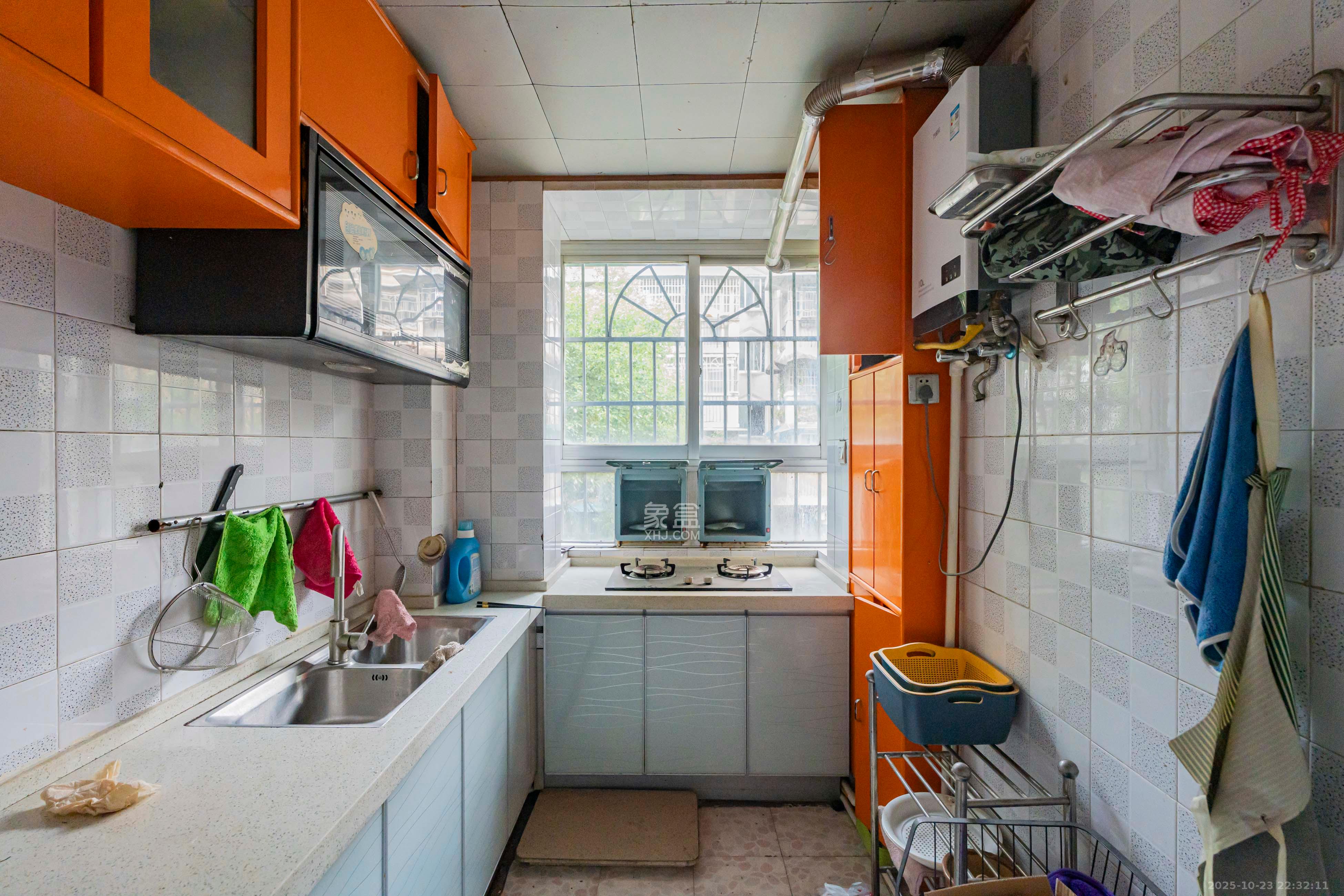 金帆小区  3室2厅1卫    65.0万 金帆小区  3室2厅1卫    65.0万厨房