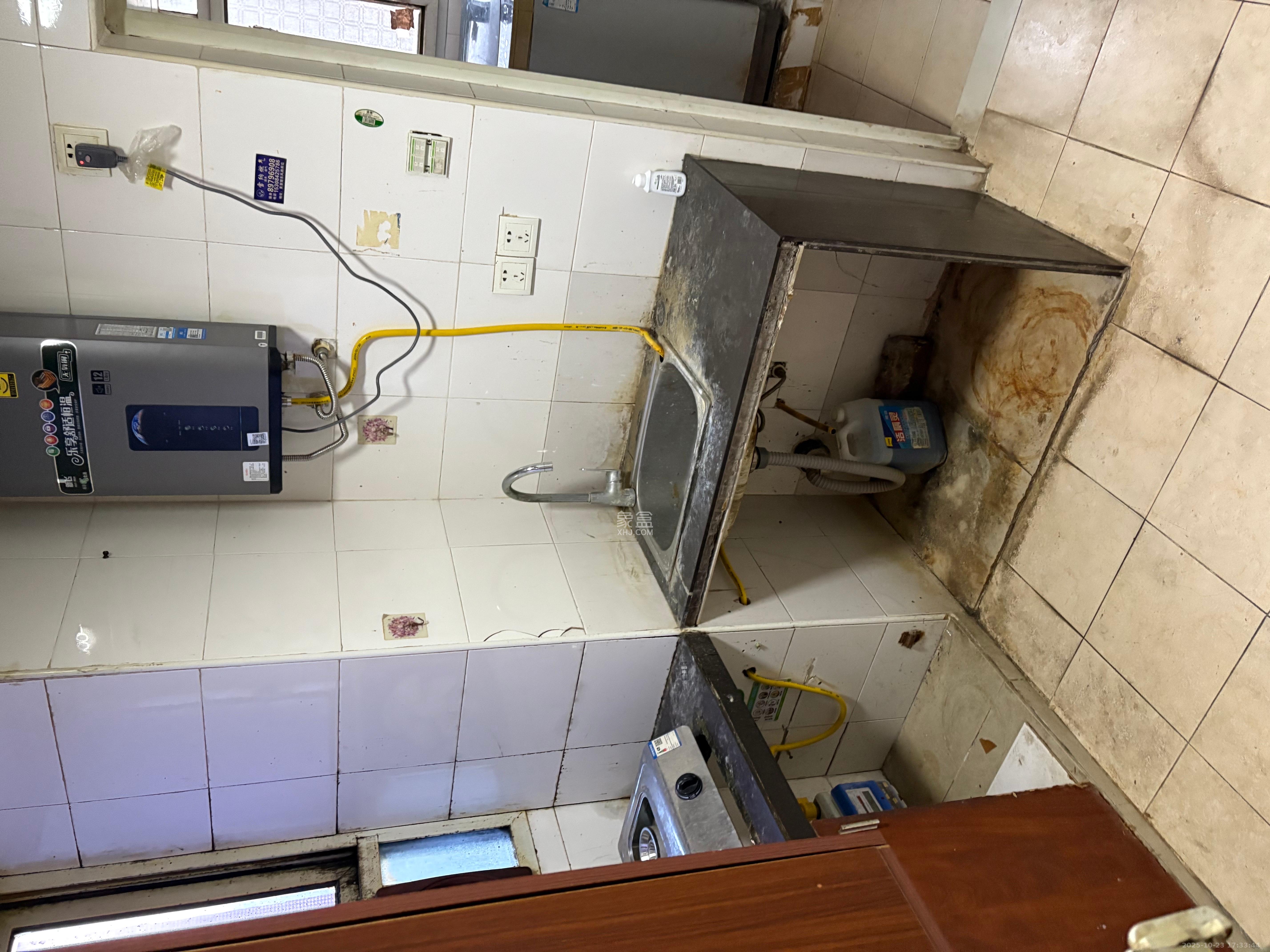 燕山街社区  3室1厅1卫    1600.0元/月室内图