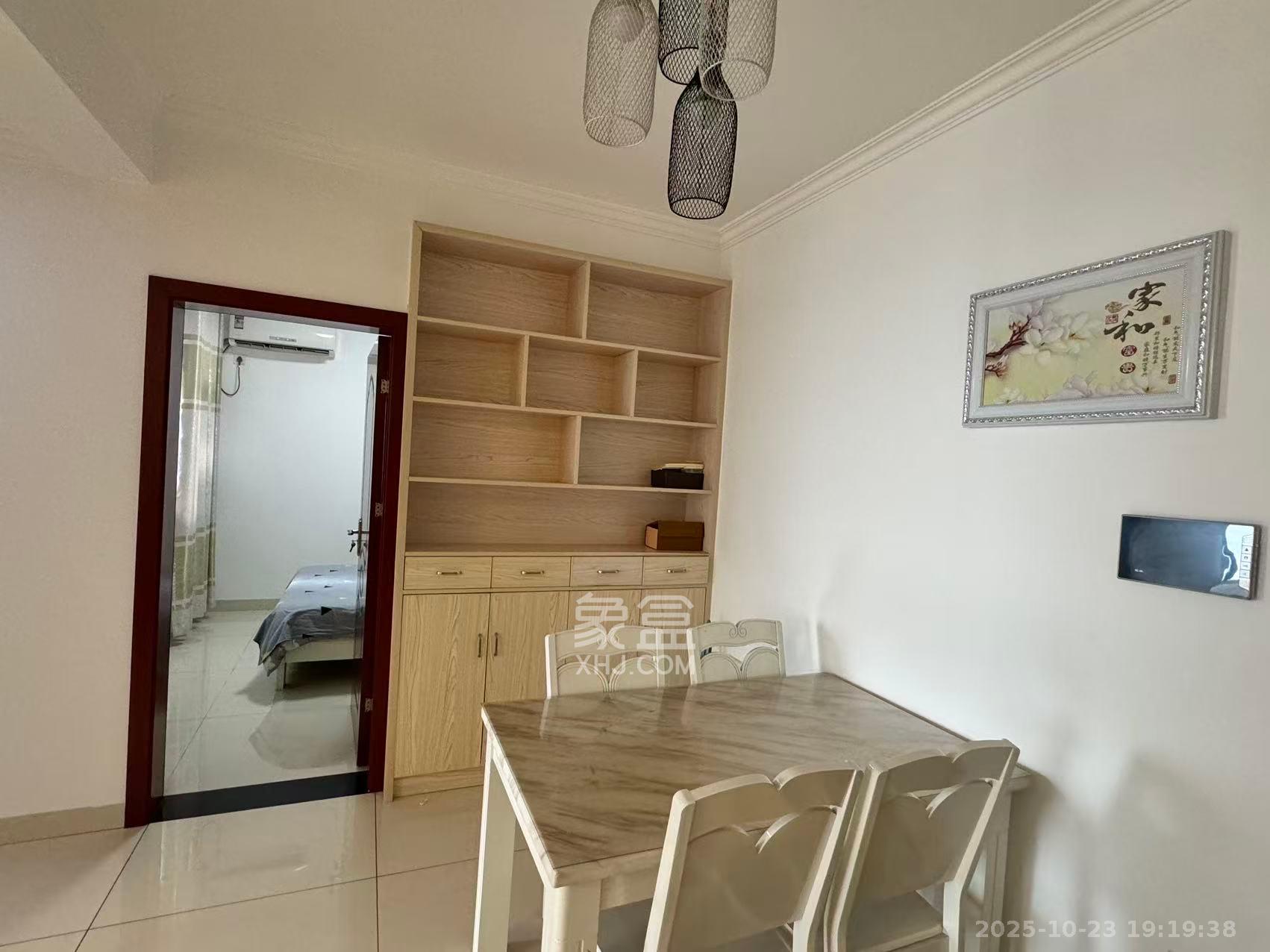 长城水郡 1室2厅1卫 2200.0元/月 长城水郡 1室2厅1卫 2200.0元/月室内图